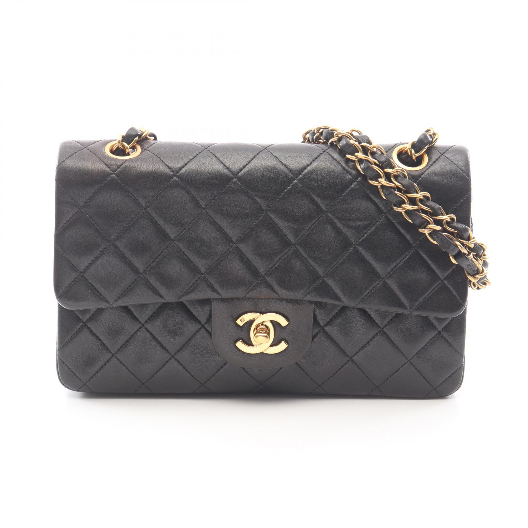 シャネル CHANEL マトラッセ Wフラップ ショルダーバッグ バッグ ラムスキン（羊革） レディース ブラック系 【中古】