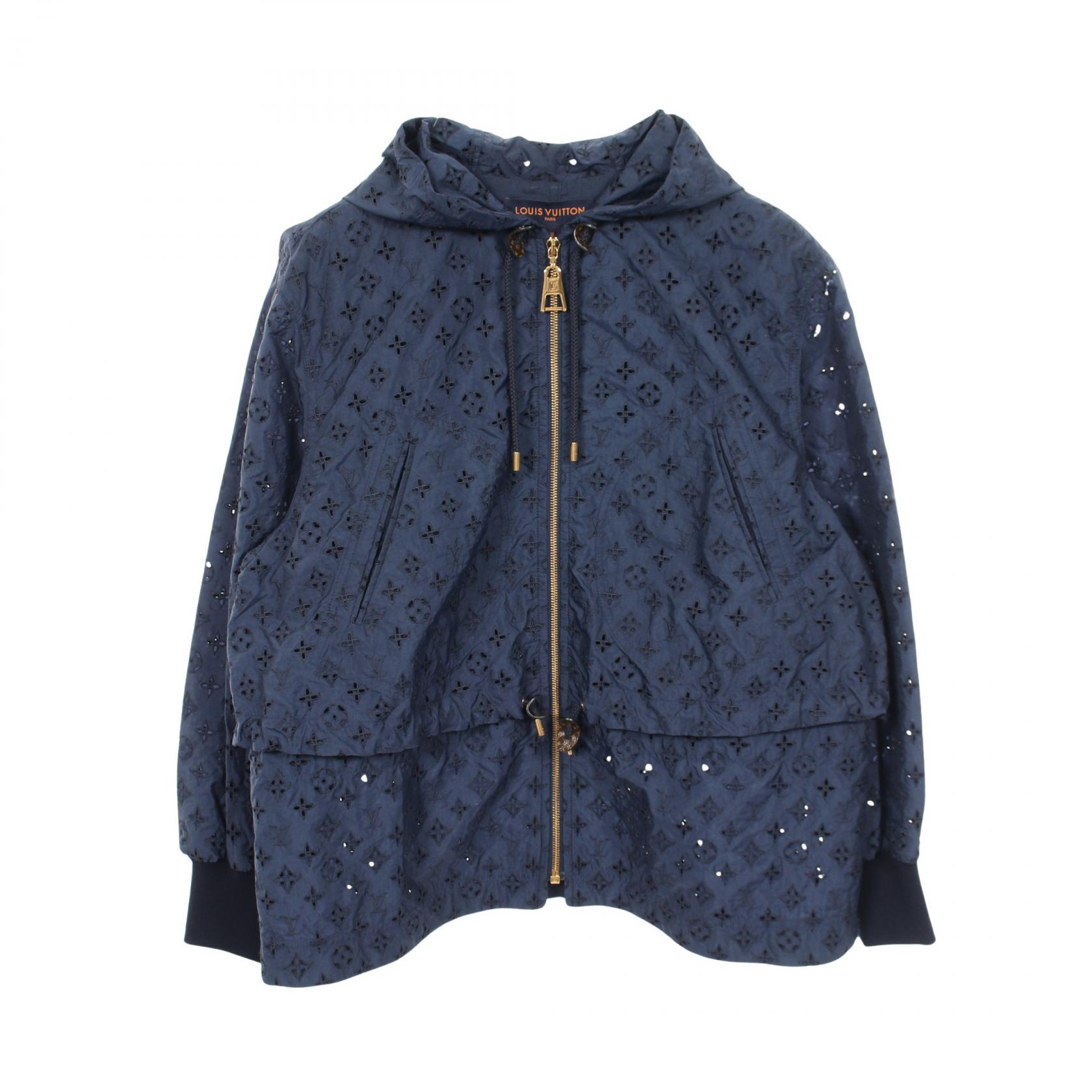 ≪5%OFFクーポン＆まとめ買い10% ～7/26 9:59〆≫ルイ・ヴィトン LOUIS VUITTON ブロデリーアングレーズモノグラムパーカー フード付き 衣料品 アウター ナイロン ポリエステル レディース ネイビー系 RW222W O78 FNVB04 【中古】｜BRANDOFF TOKYO