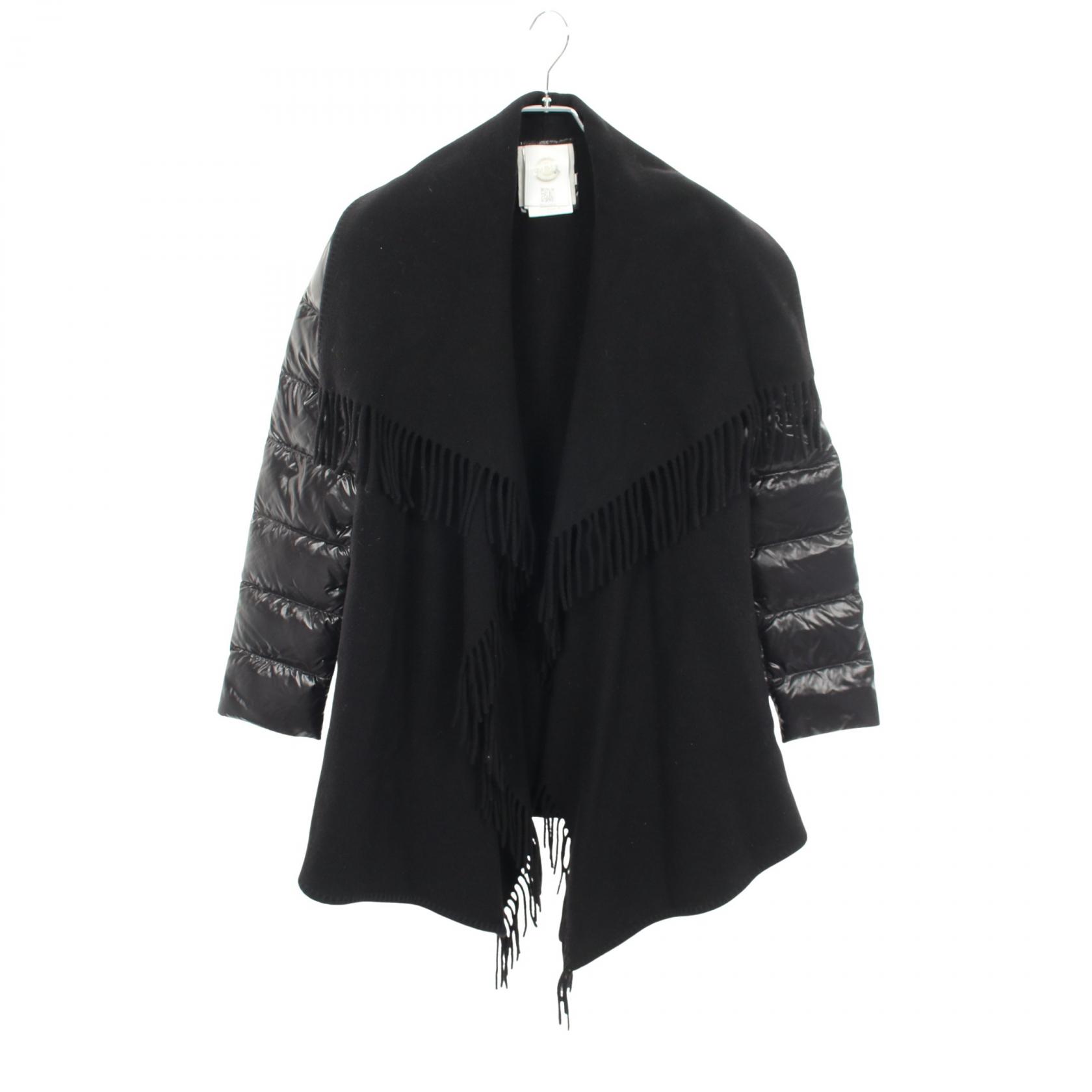 ≪5%OFFクーポン&まとめ買い10% ~7/26 9:59〆≫モンクレール MONCLER MANTELLA マンテラ ポンチョ ケープ 切替 ダウンジャケット 衣料品 アウター ウール ナイロン レディース ブラック系 0080885 【中古】|BRANDOFF TOKYO