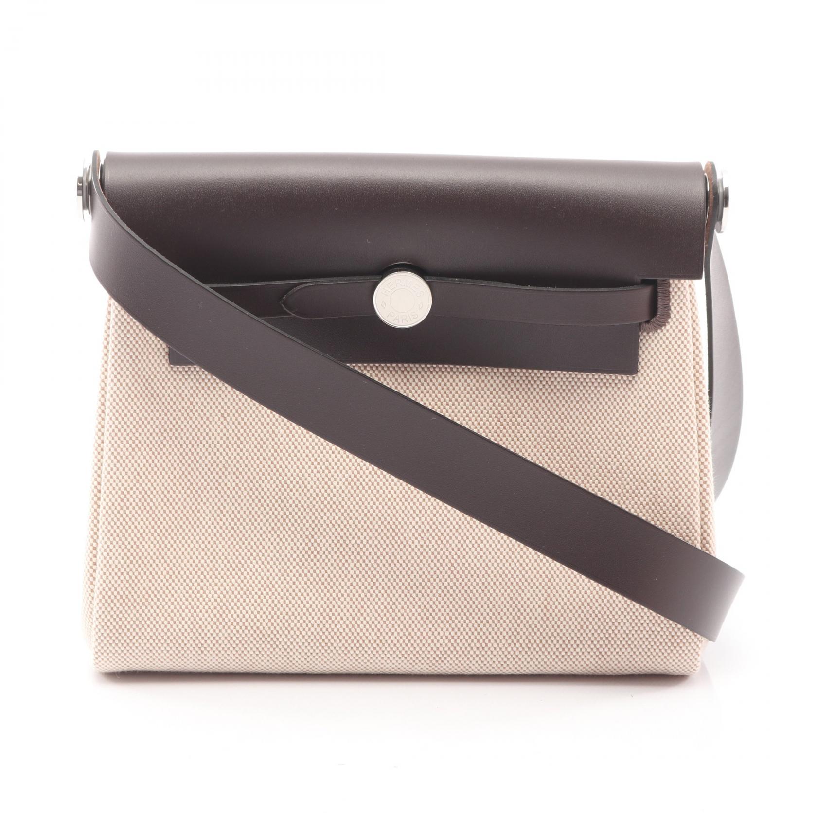 ≪5%OFFクーポン＆まとめ買い10% ～7/26 9:59〆≫エルメス HERMES エールバッグジップ ミニ ショルダーバッグ バッグ キャンバス レザー トワルアッシュ / ヴァッシュハンター トワルアッシュ レディース アイボリー系 / ブラウン系 / エベンヌ 【中古】｜BRANDOFF TOKYO