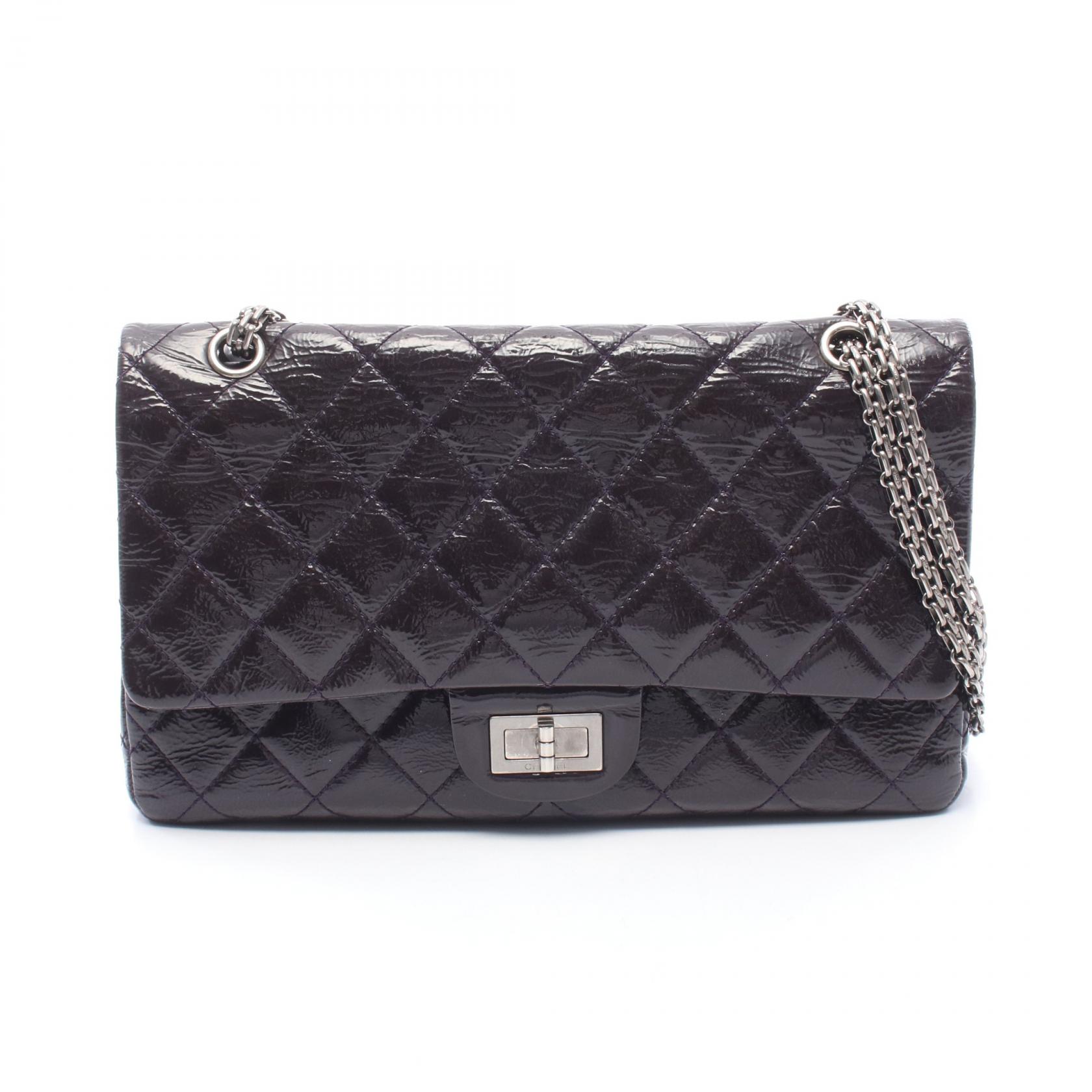 ≪5%OFFクーポン&まとめ買い10% ~7/26 9:59〆≫シャネル CHANEL 2.55 マトラッセ マキシ Wフラップ ショルダーバッグ バッグ パテントレザー レディース パープル系 【中古】|BRANDOFF TOKYO