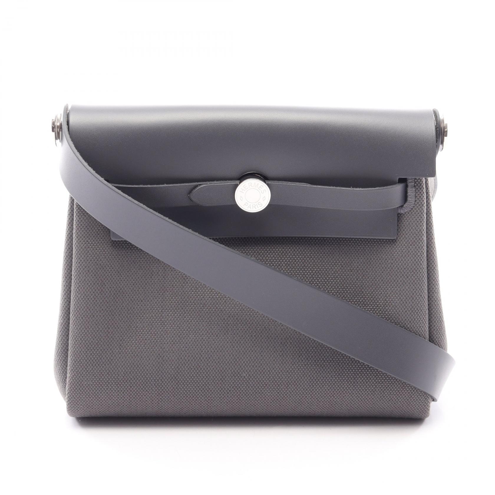 ≪5%OFFクーポン＆まとめ買い10% ～7/26 9:59〆≫エルメス HERMES エールバッグジップ ミニ ショルダーバッグ バッグ キャンバス レザー トワルアッシュ / ヴァッシュハンター トワルアッシュ レディース グレー系 【中古】｜BRANDOFF TOKYO