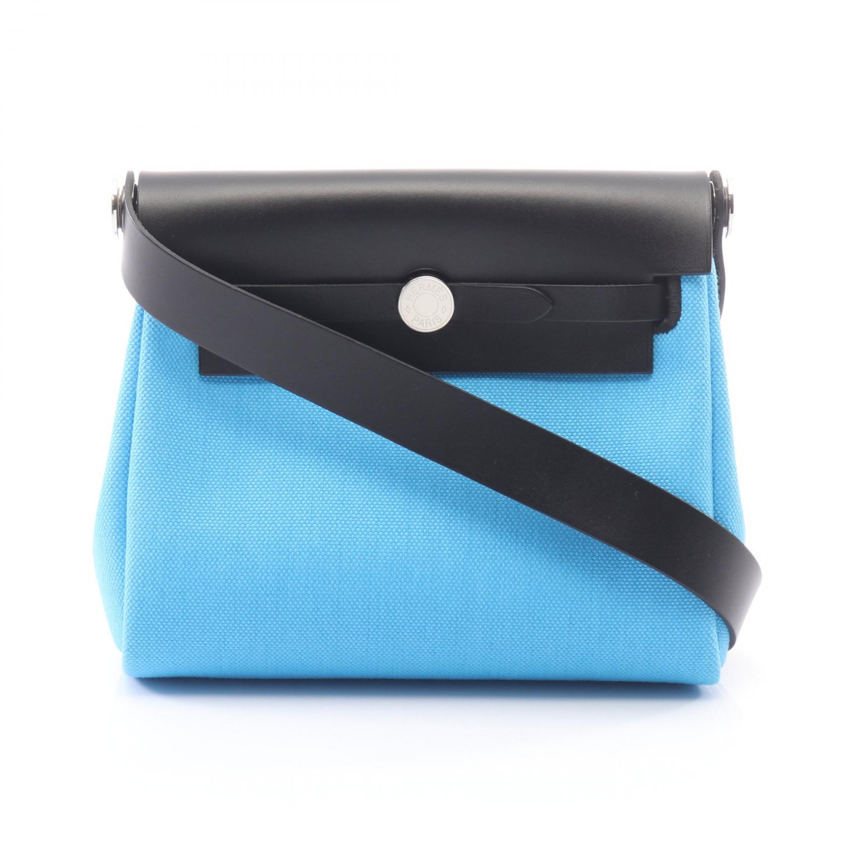 ≪5%OFFクーポン＆まとめ買い10% ～7/26 9:59〆≫エルメス HERMES エールバッグジップ ミニ ショルダーバッグ バッグ キャンバス レザー トワルミリタリー / ヴァッシュハンター トワルミリタリー レディース ブルー系 / ブラック系 / ブルーリヴィエラ 【中古】｜BRANDOFF TOKYO