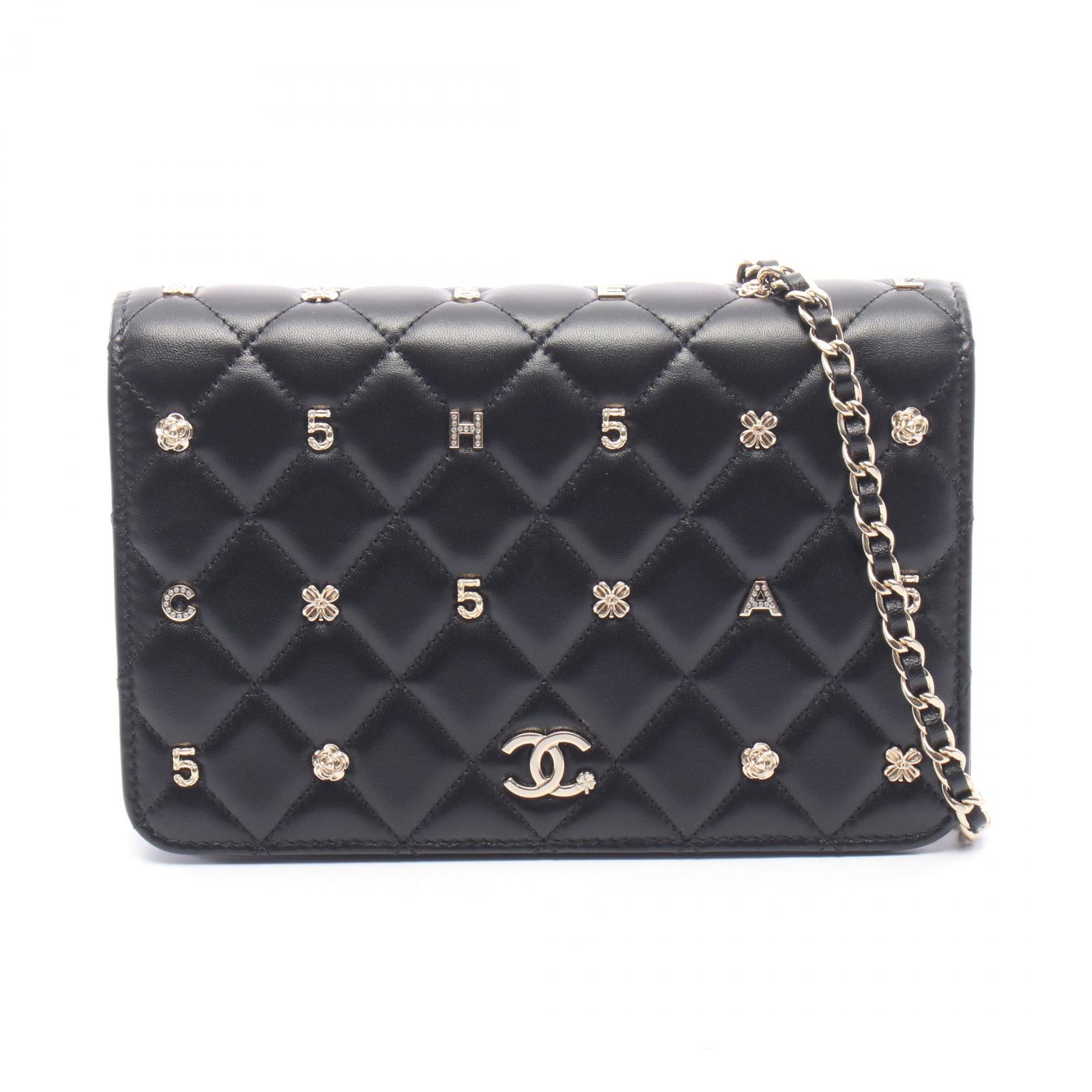 ≪5%OFFクーポン＆まとめ買い10% ～7/26 9:59〆≫シャネル CHANEL マトラッセ アイコンチャーム ショルダーバッグ バッグ ラムスキン（羊革） レディース ブラック系 【中古】｜BRANDOFF TOKYO