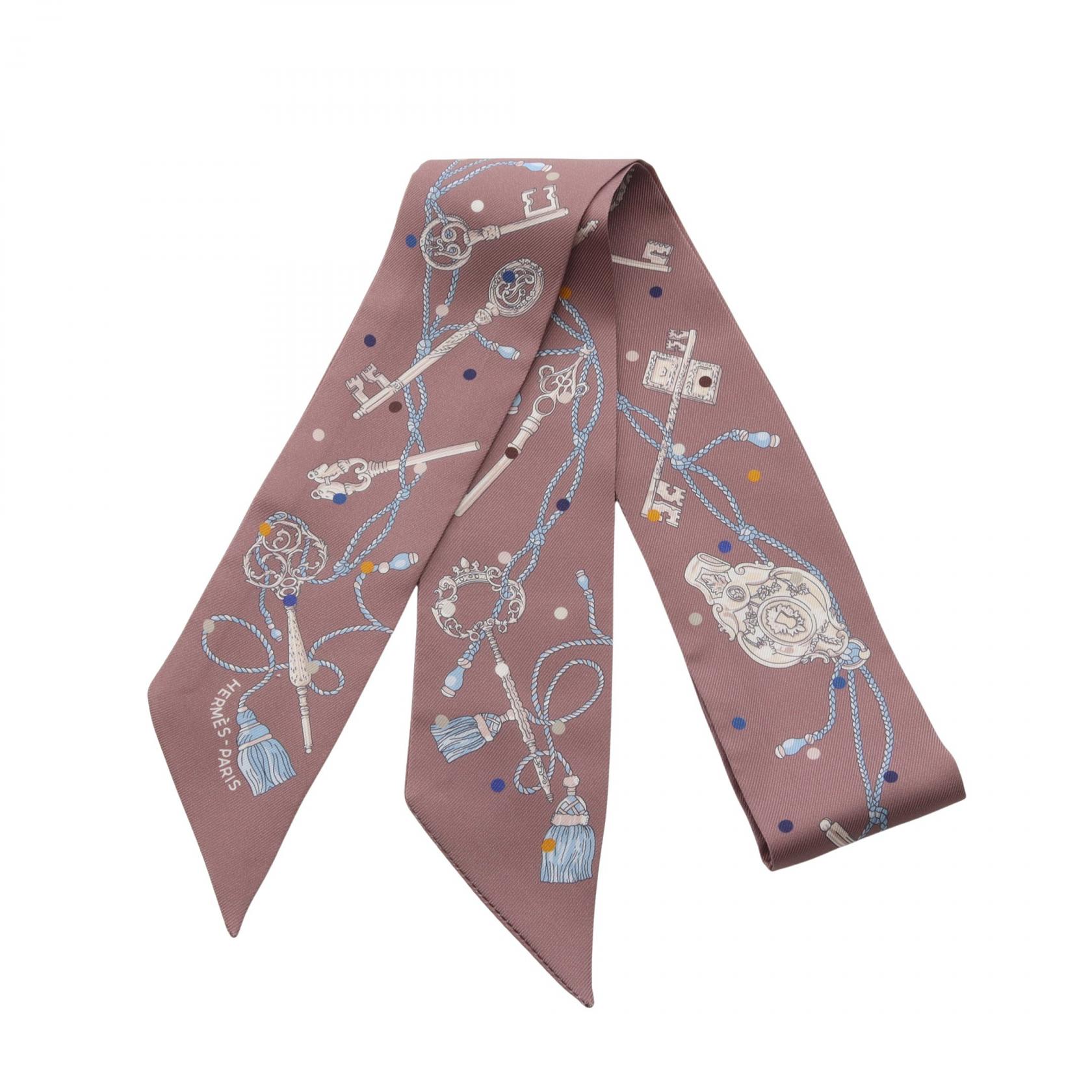≪5%OFFクーポン&まとめ買い10% ~7/26 9:59〆≫エルメス HERMES ツイリー Les Cles a Pois リボン スカーフ 衣料品 シルク シルク レディース グレー系 / マルチカラー 【中古】|BRANDOFF TOKYO