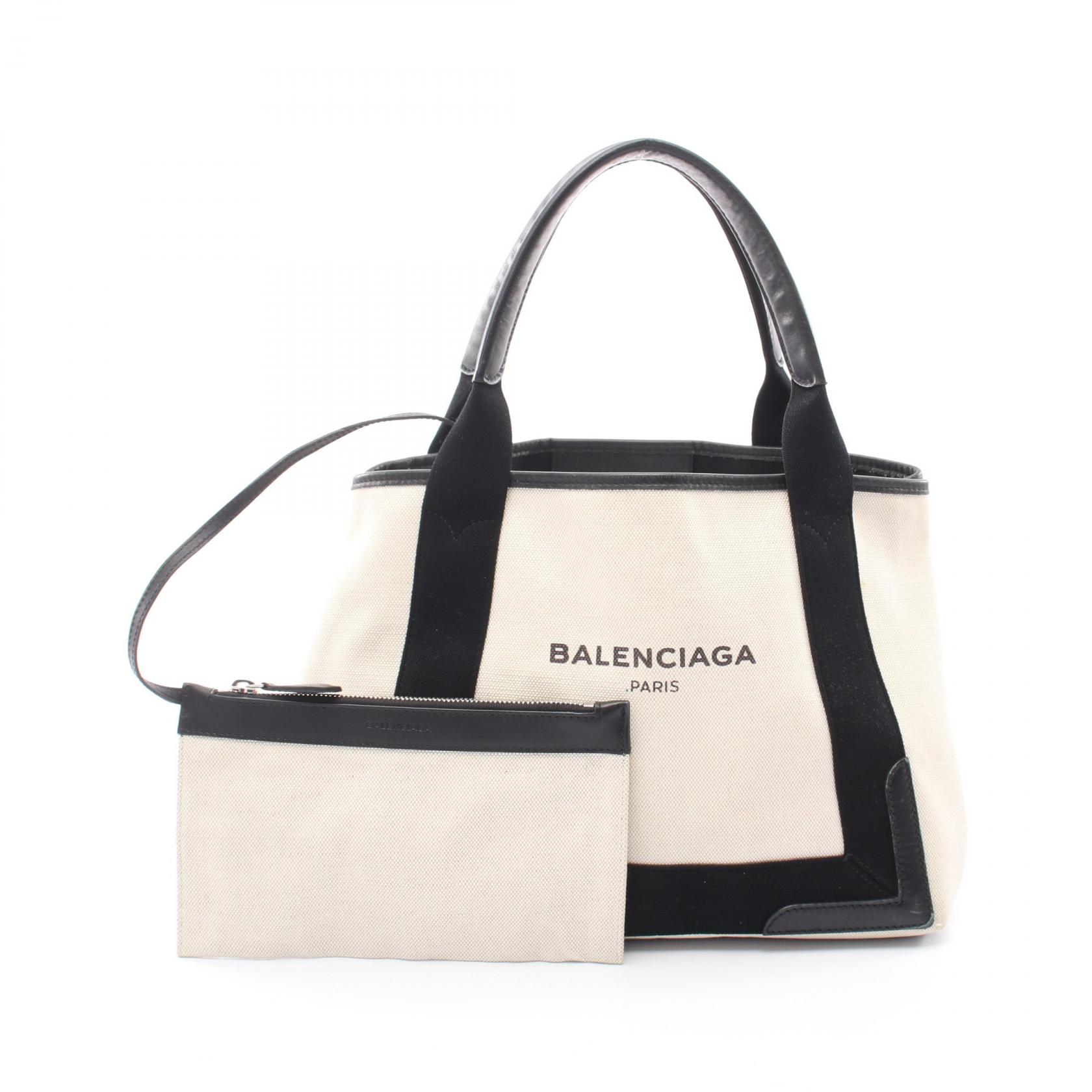 ≪5%OFFクーポン＆まとめ買い10% ～7/26 9:59〆≫バレンシアガ BALENCIAGA NAVY CABAS S ネイビーカバ トートバッグ バッグ キャンバス レザー レディース アイボリー系 / ブラック系 339933 【中古】｜BRANDOFF TOKYO 30,745円