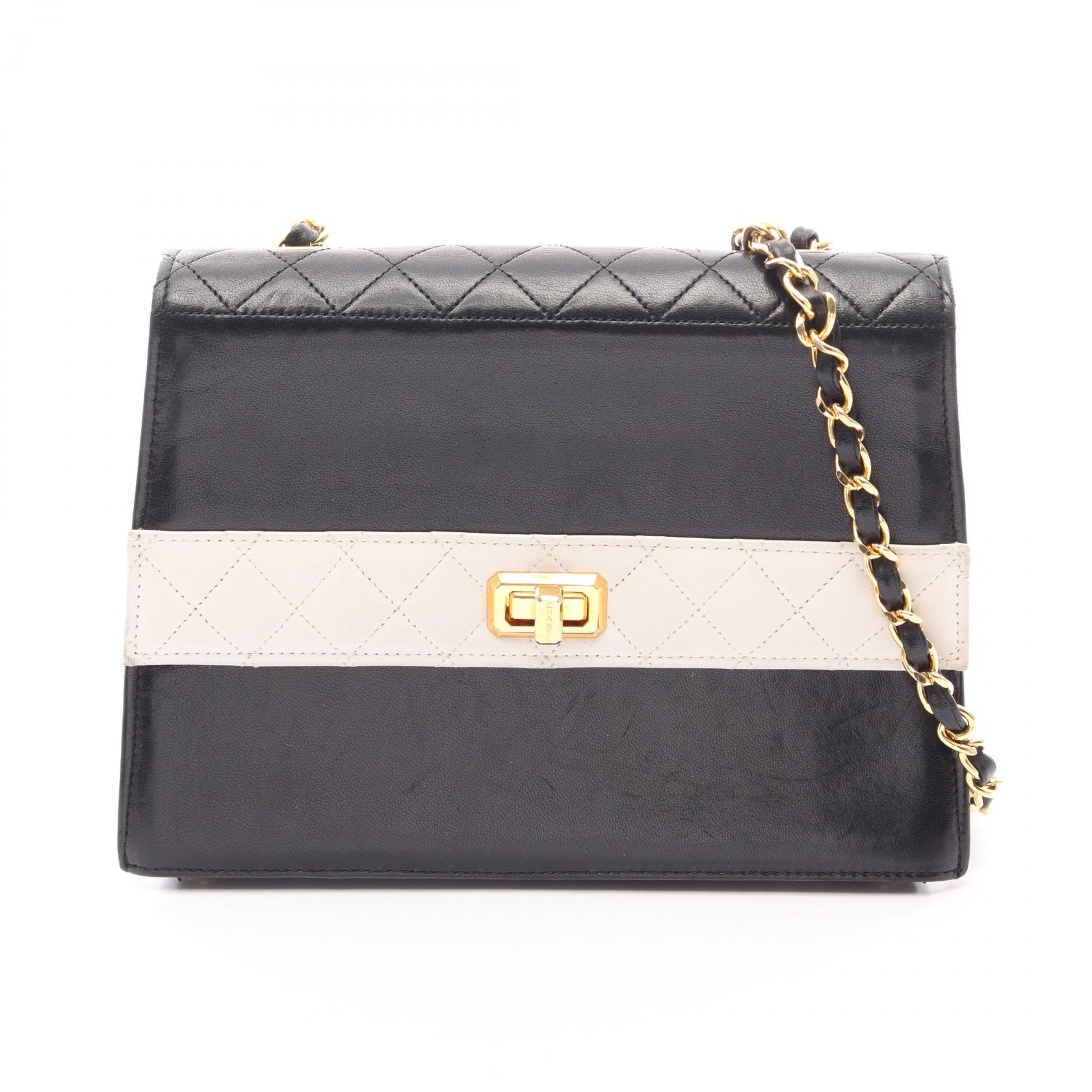 シャネル CHANEL マトラッセ ショルダーバッグ バッグ ラムスキン（羊革） レディース ブラック系 / ホワイト系 【中古】｜BRANDOFF TOKYO