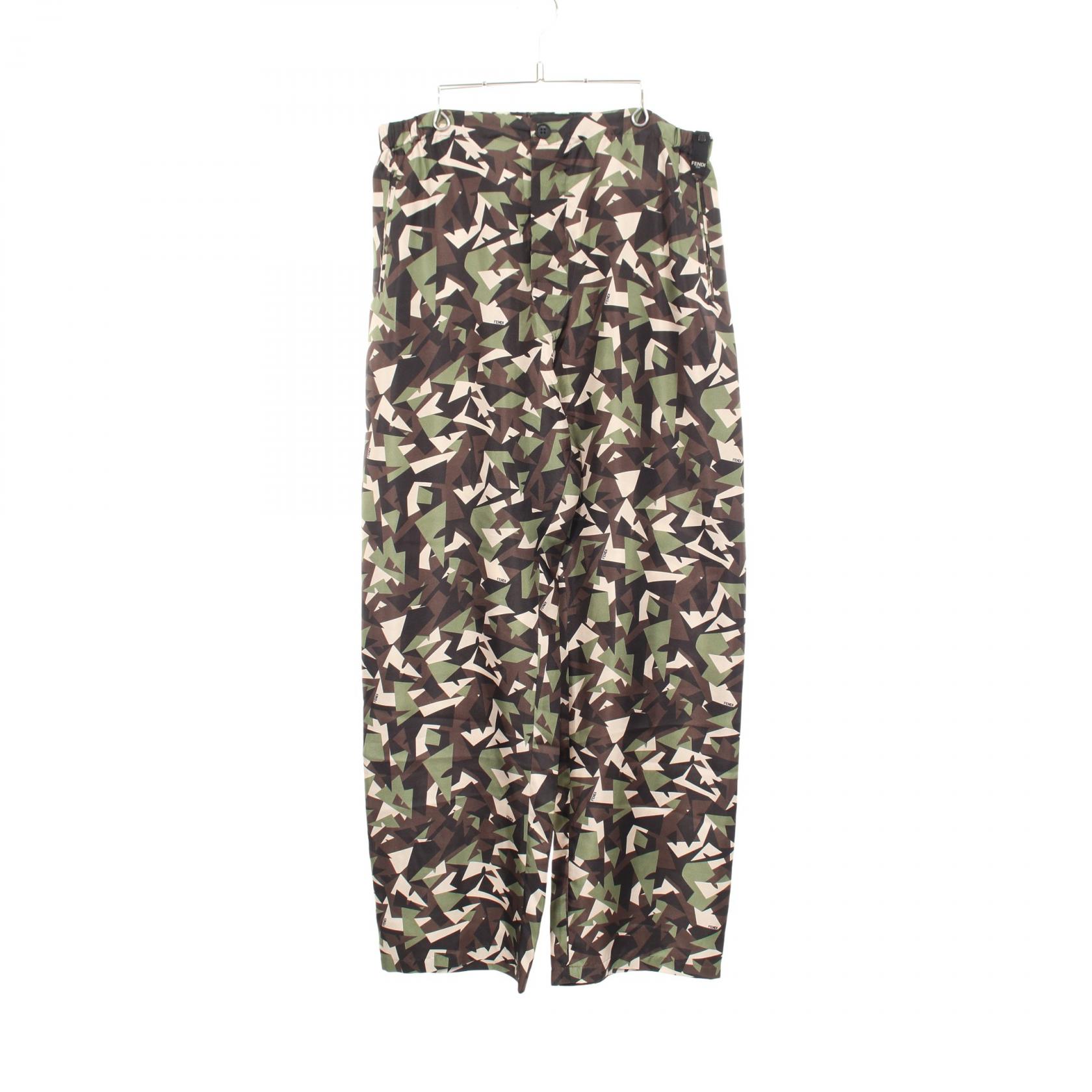 ≪5%OFFクーポン&まとめ買い10% ~7/26 9:59〆≫フェンディ FENDI カモフラージュ 総柄 パンツ 衣料品 ボトムス シルク メンズ グリーン系 / ブラック系 / ブラウン系 FB0416 AC8O 【中古】|BRANDOFF TOKYO