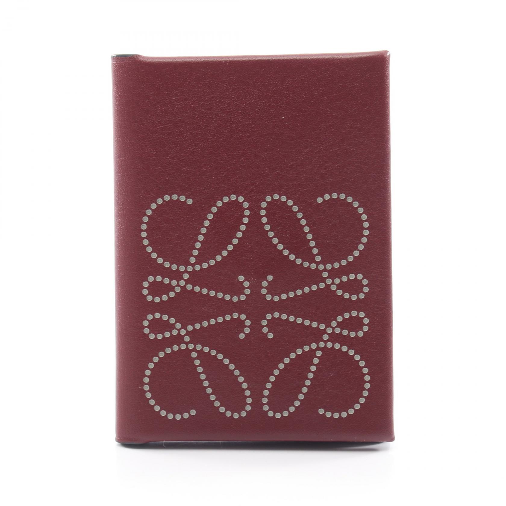 ≪5%OFFクーポン＆まとめ買い10% ～7/26 9:59〆≫ロエベ LOEWE アナグラム カードケース アクセサリー レザー レディース ボルドー系 【中古】｜BRANDOFF TOKYO 26,128円