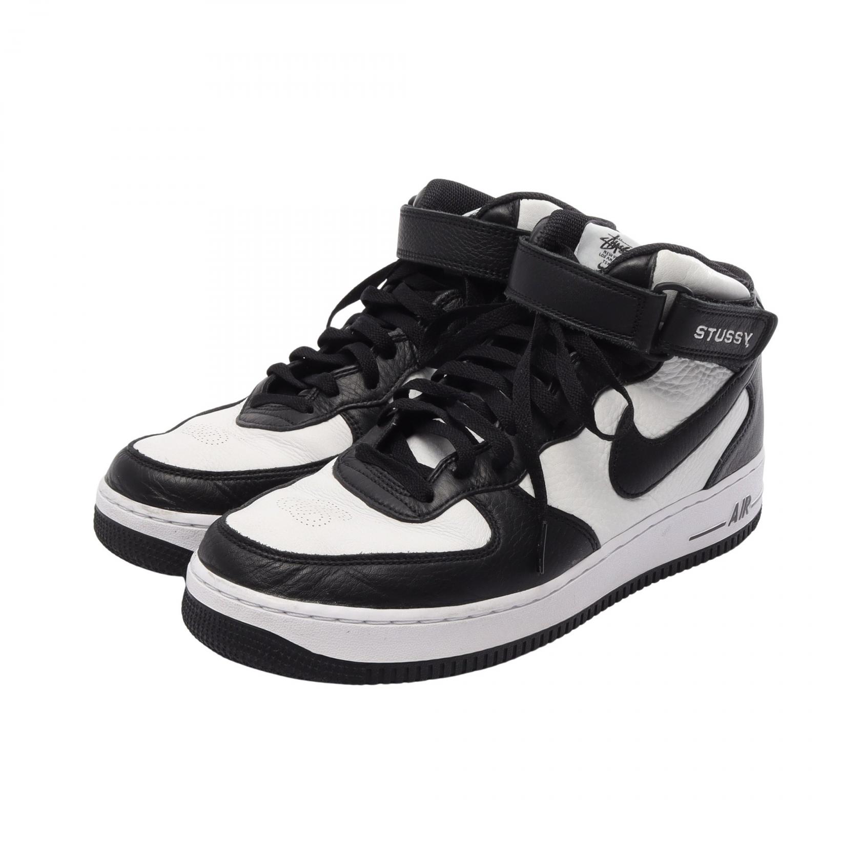 ≪5%OFFクーポン&まとめ買い10% ~7/26 9:59〆≫ステューシー STUSSY NIKE × STUSSY AIR FORCE 1 MID スニーカー 靴 レザー メンズ ホワイト系 / ブラック系 【中古】|BRANDOFF TOKYO