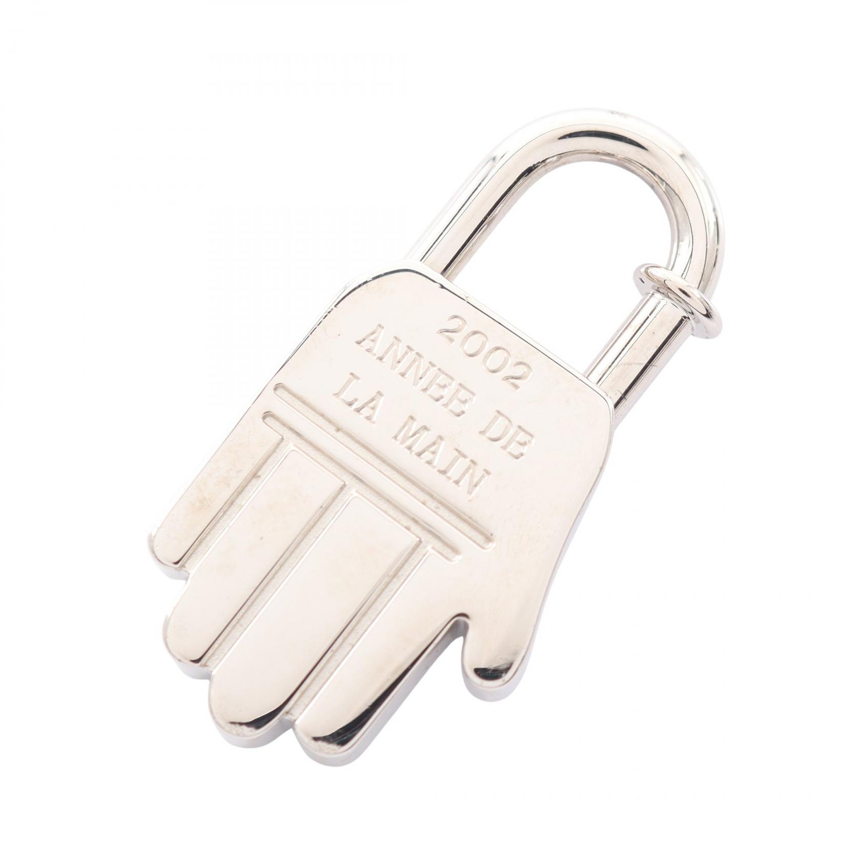 ≪5%OFFクーポン&まとめ買い10% ~7/26 9:59〆≫エルメス HERMES カデナチャーム ANNEE DE LA MAIN ハンドモチーフ チャーム アクセサリー メタル レディース シルバー系 【中古】|BRANDOFF TOKYO