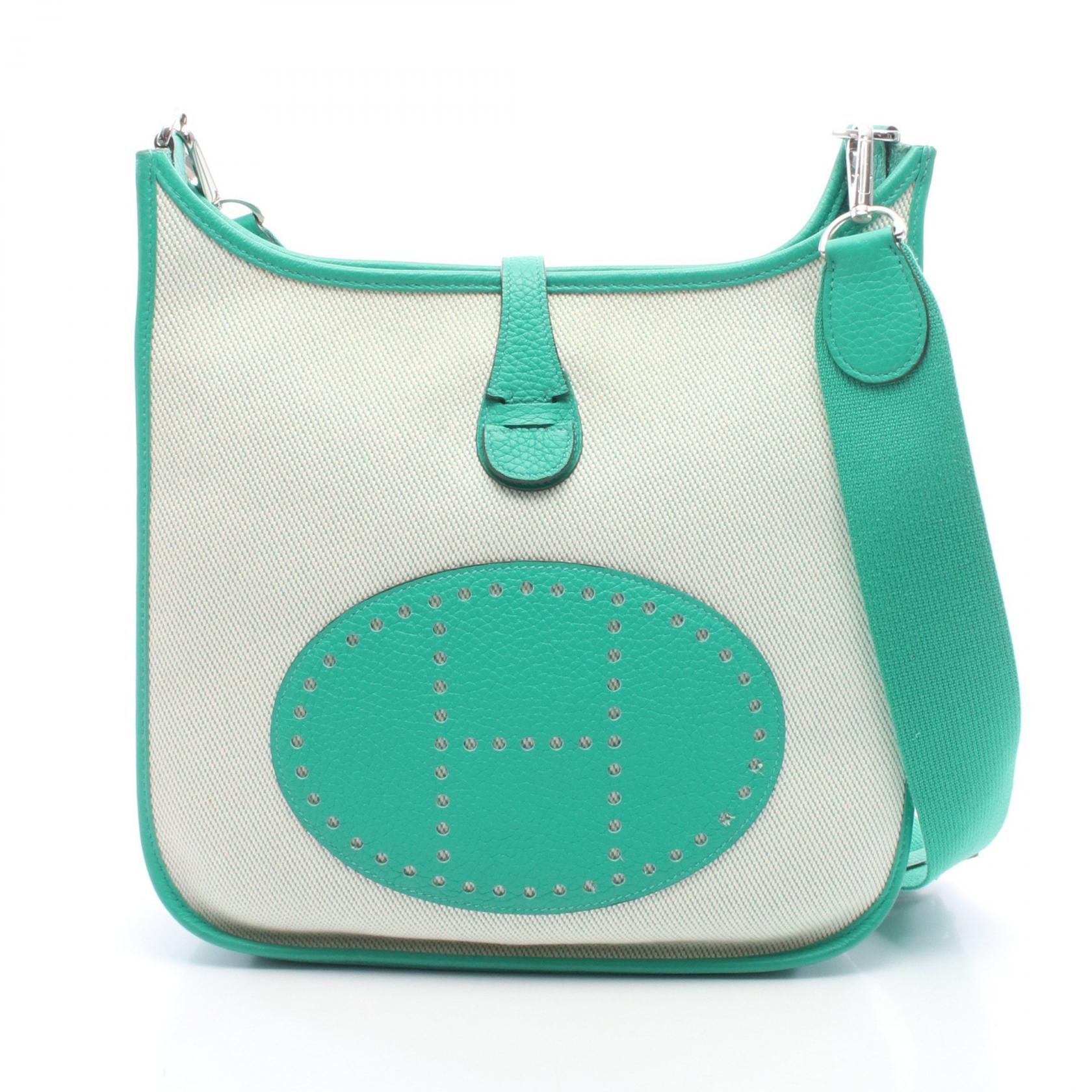 エルメス HERMES エヴリン 3 トロワ PM ショルダーバッグ バッグ キャンバス レザー トワルアッシュ / トリヨンクレマンス トワルアッシュ レディース アイボリー系 / グリーン系 / エクリュ 【中古】｜BRANDOFF TOKYO 274,500円