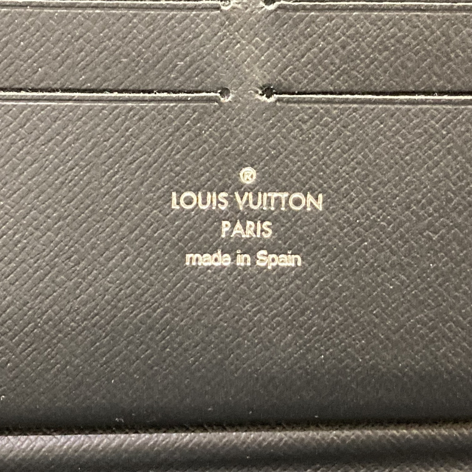 ルイ・ヴィトン LOUIS VUITTON エピ レザー メンズ財布 ブラック系