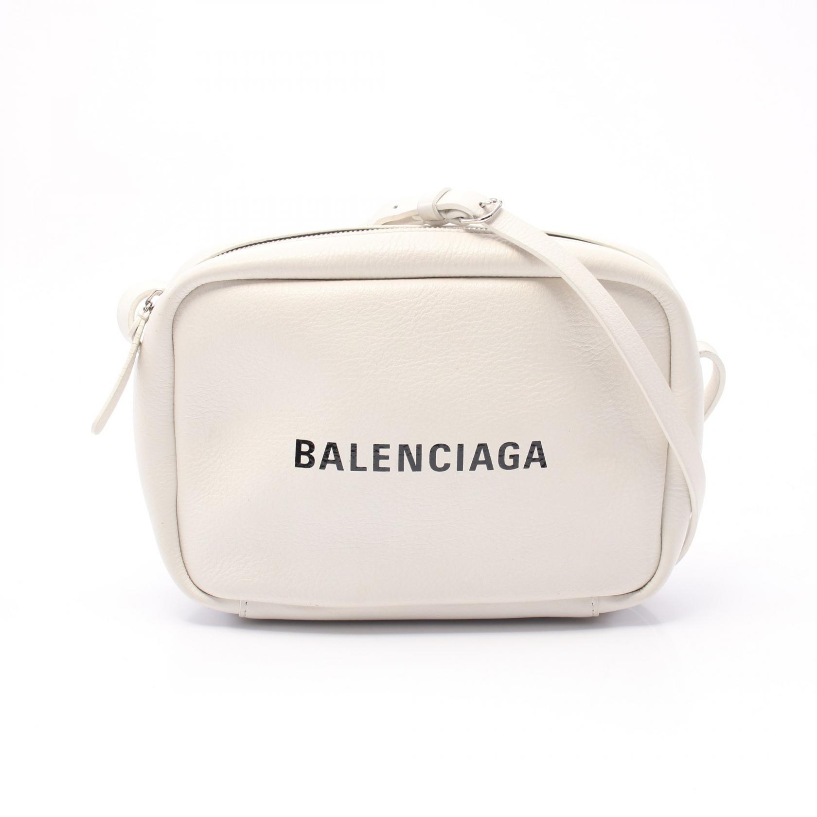 【極美品✨】 バレンシアガ カメラバッグ エブリデイ ホワイト レザー ロゴ 楽天市場】BALENCIAGA バレンシアガ EVERYDAY エブリデイ スモール