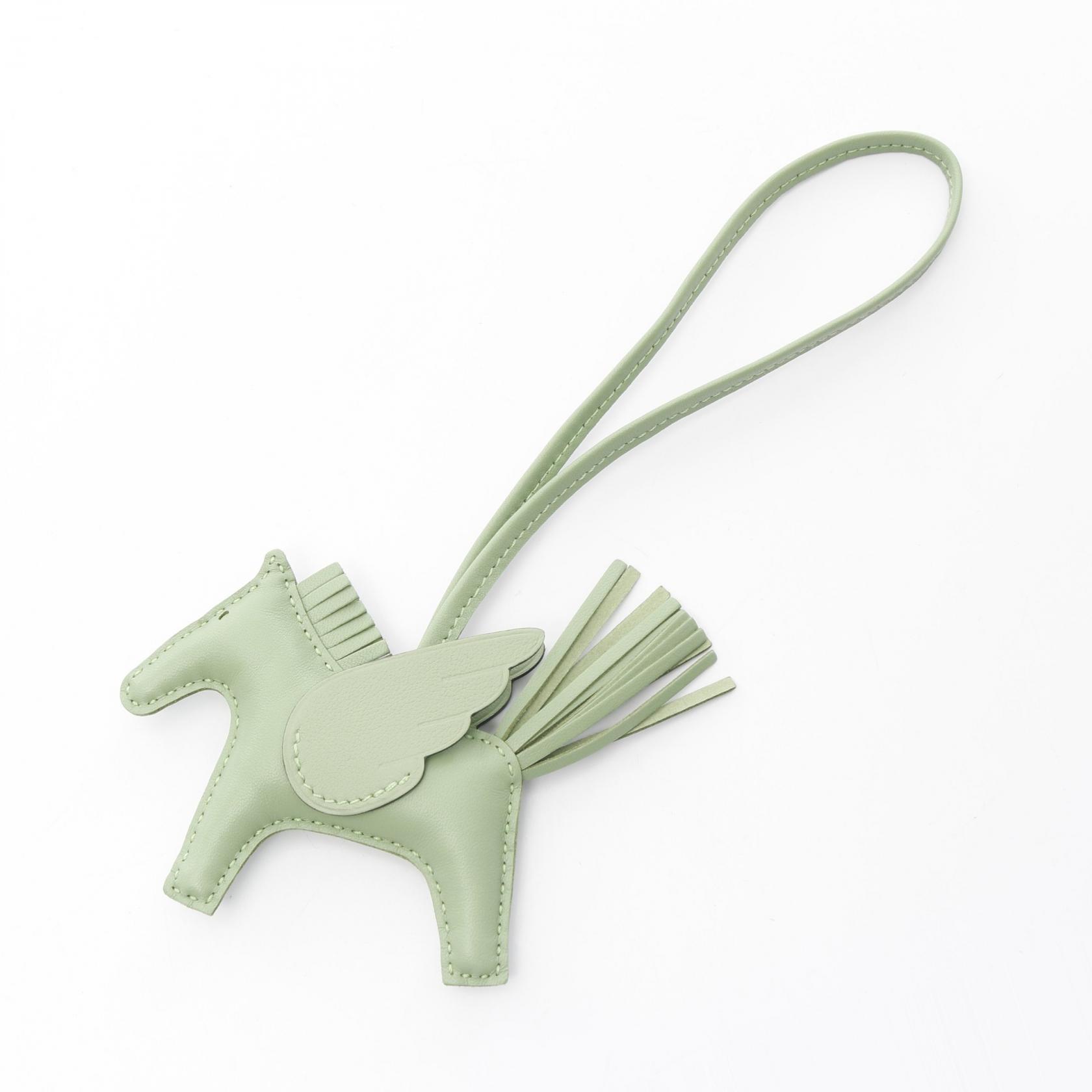 【5%OFFクーポン×ポイント5倍】エルメス HERMES ロデオペガサスPM ヴェールモワイヤン チャーム アクセサリー アニョーミロ / ヴォースイフト アニョーミロ レディース グリーン系 【中古】