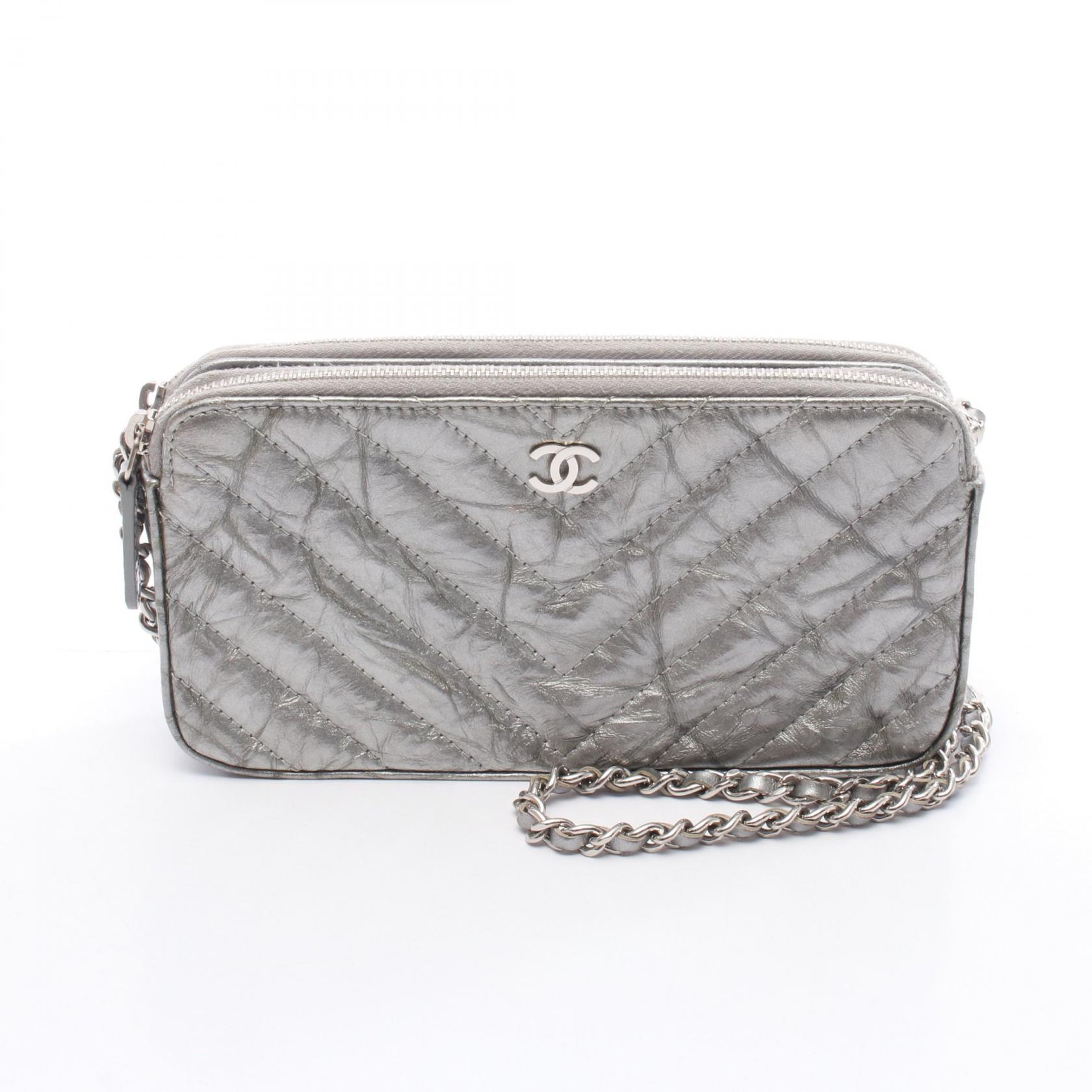 【5%OFFクーポン×ポイント5倍】シャネル CHANEL シェブロン Vステッチ ショルダーバッグ バッグ レザー レディース シルバー系 【中古】
