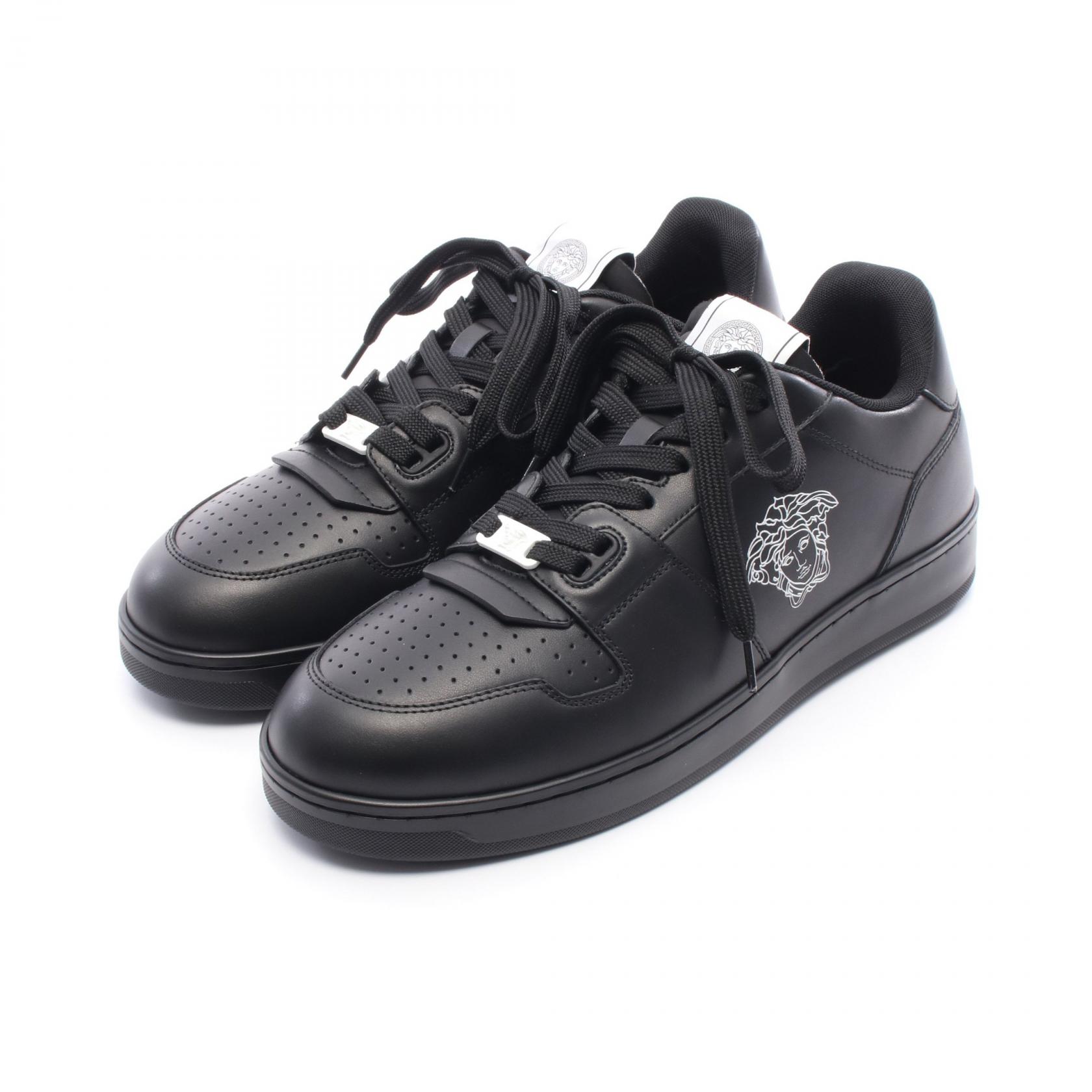 【15%OFFクーポン 7/26 9:59〆】ヴェルサーチ VERSACE メデューサ スニーカー 靴 レザー メンズ ブラック系 【中古】|Brandoff銀座