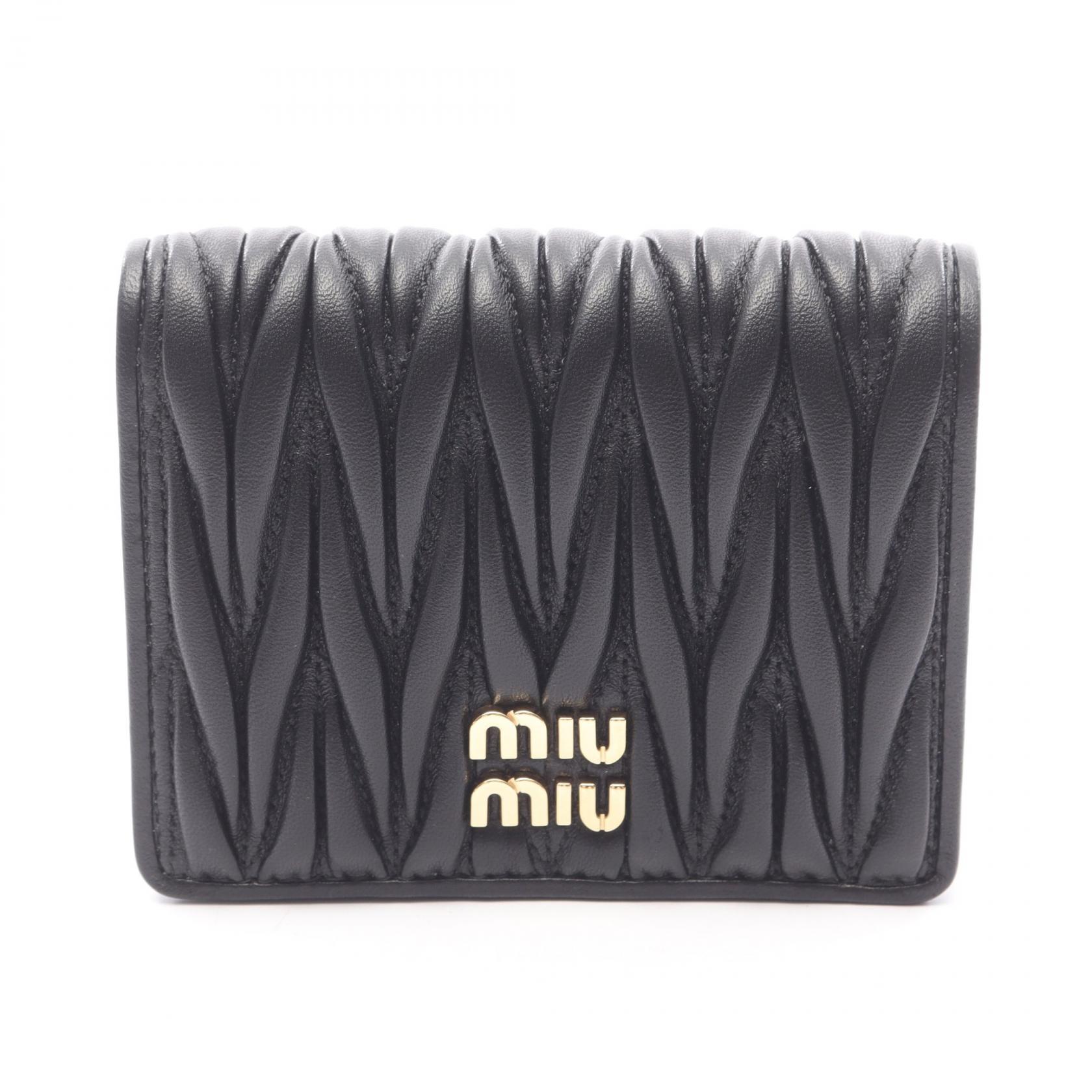 miumiu様 miu ミュウミュウ MIUMIU エンボスロゴレザー 財布 5MH021_2F5X_F0591