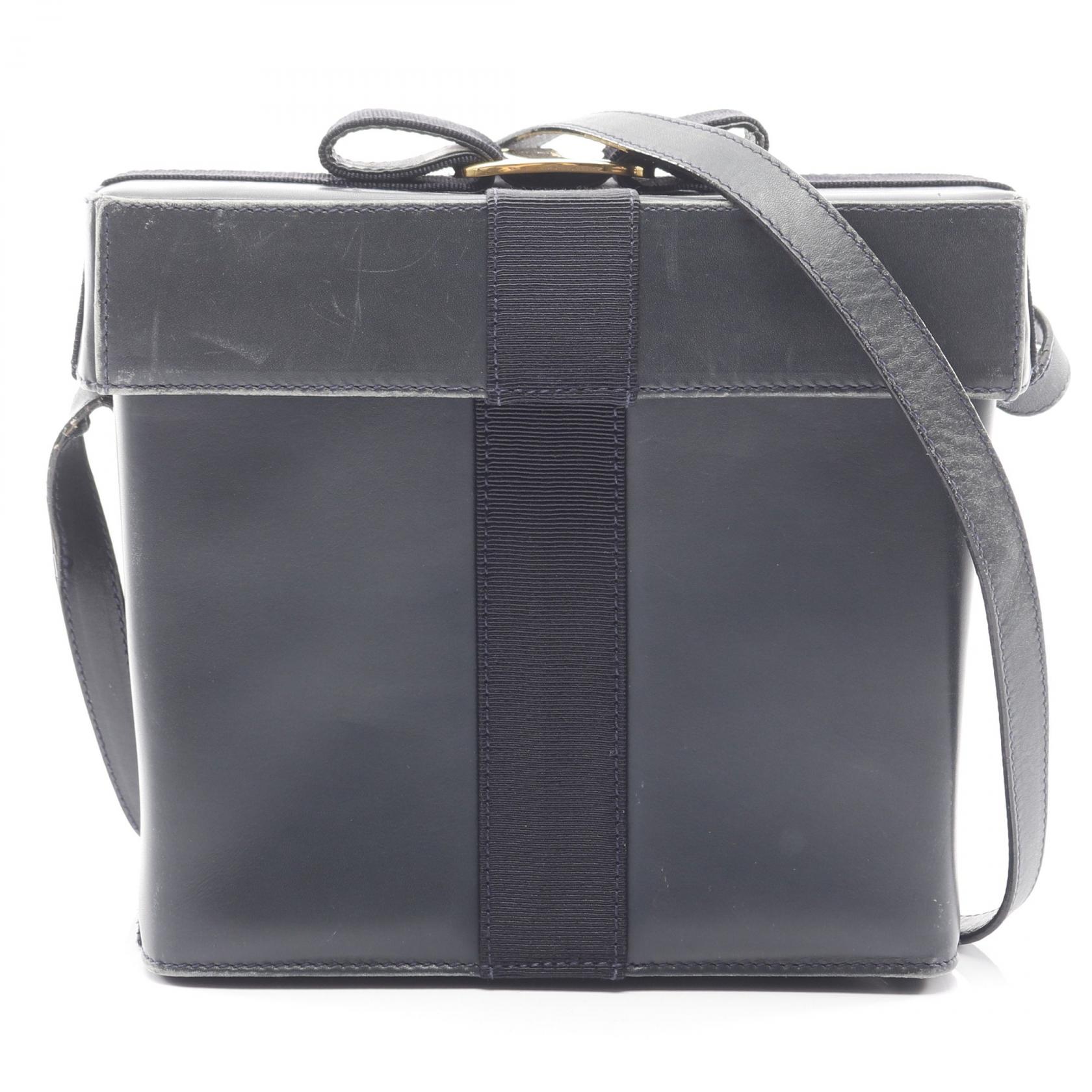 楽天市場】サルヴァトーレフェラガモ Salvatore Ferragamo バッグ