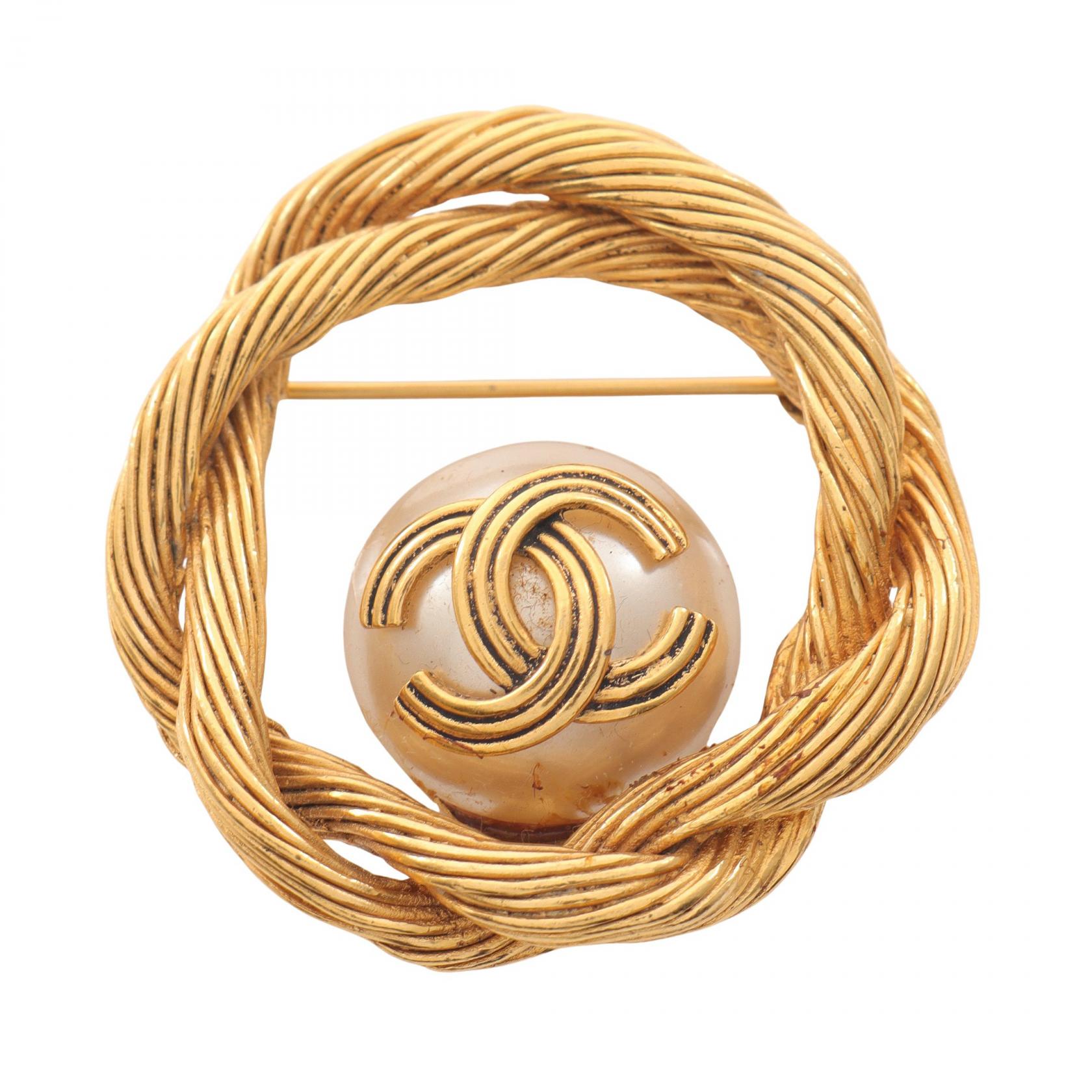 【P5倍×5%OFFクーポン】シャネル CHANEL ココマーク ブローチ アクセサリー GP（ゴールドメッキ） フェイクパール レディース ゴールド系 / ホワイト系 【中古】