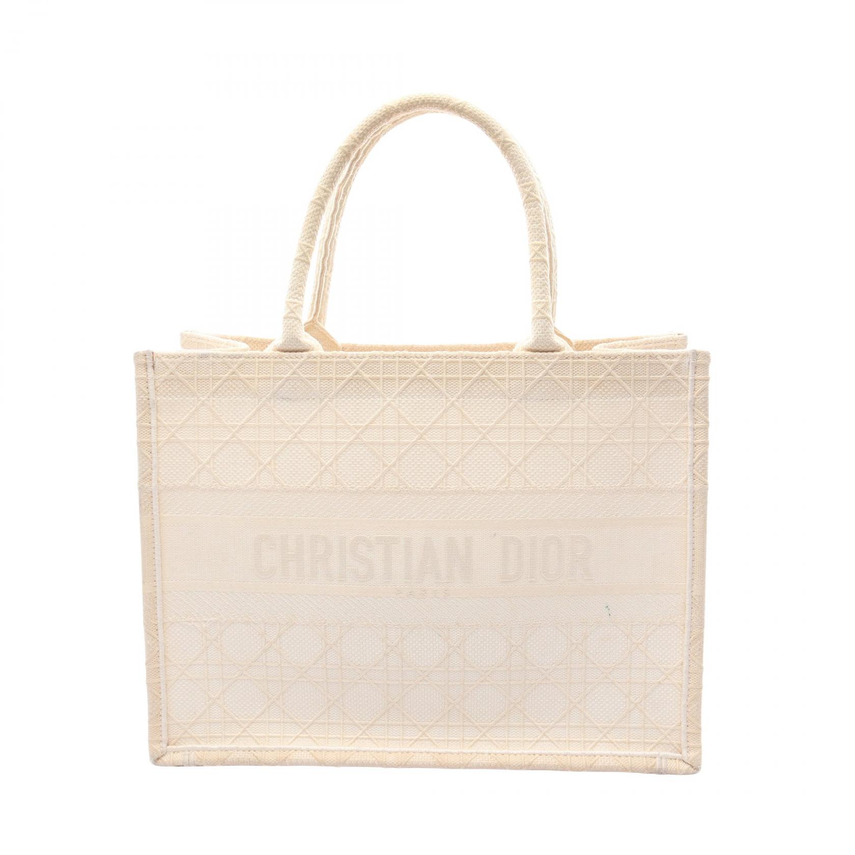 【20%OFFクーポン 7/26 9:59〆】ディオール Dior BOOK TOTE ブックトート ミディアム トートバッグ バッグ キャンバス レディース アイボリー系 【中古】｜Brandoff銀座 90,750円