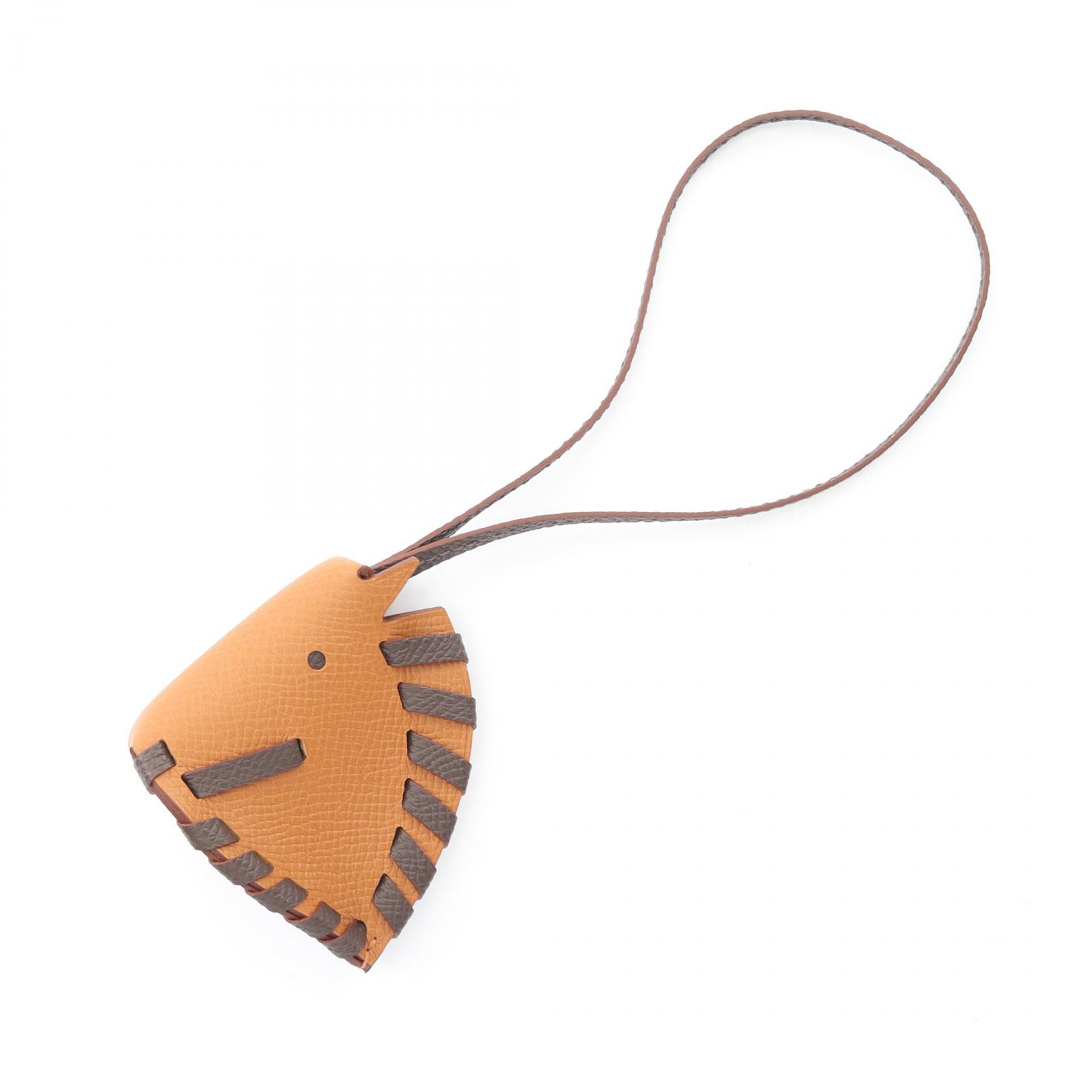 【5%OFFクーポン×ポイント5倍】エルメス HERMES シュバル トレッセ チャーム アクセサリー レザー カーフ（牛革） ヴォーエプソン ヴォーエプソン レディース ブラウン系 【中古】