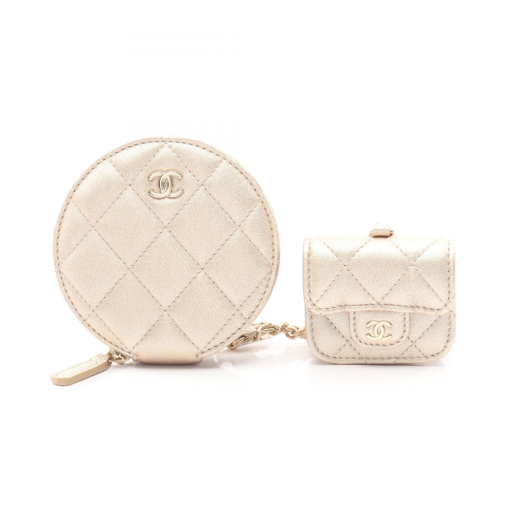 【P5倍×5%OFFクーポン】シャネル CHANEL マトラッセ AirPodsケース コインケース 財布 ラムスキン（羊革） レディース ゴールド系 【中古】