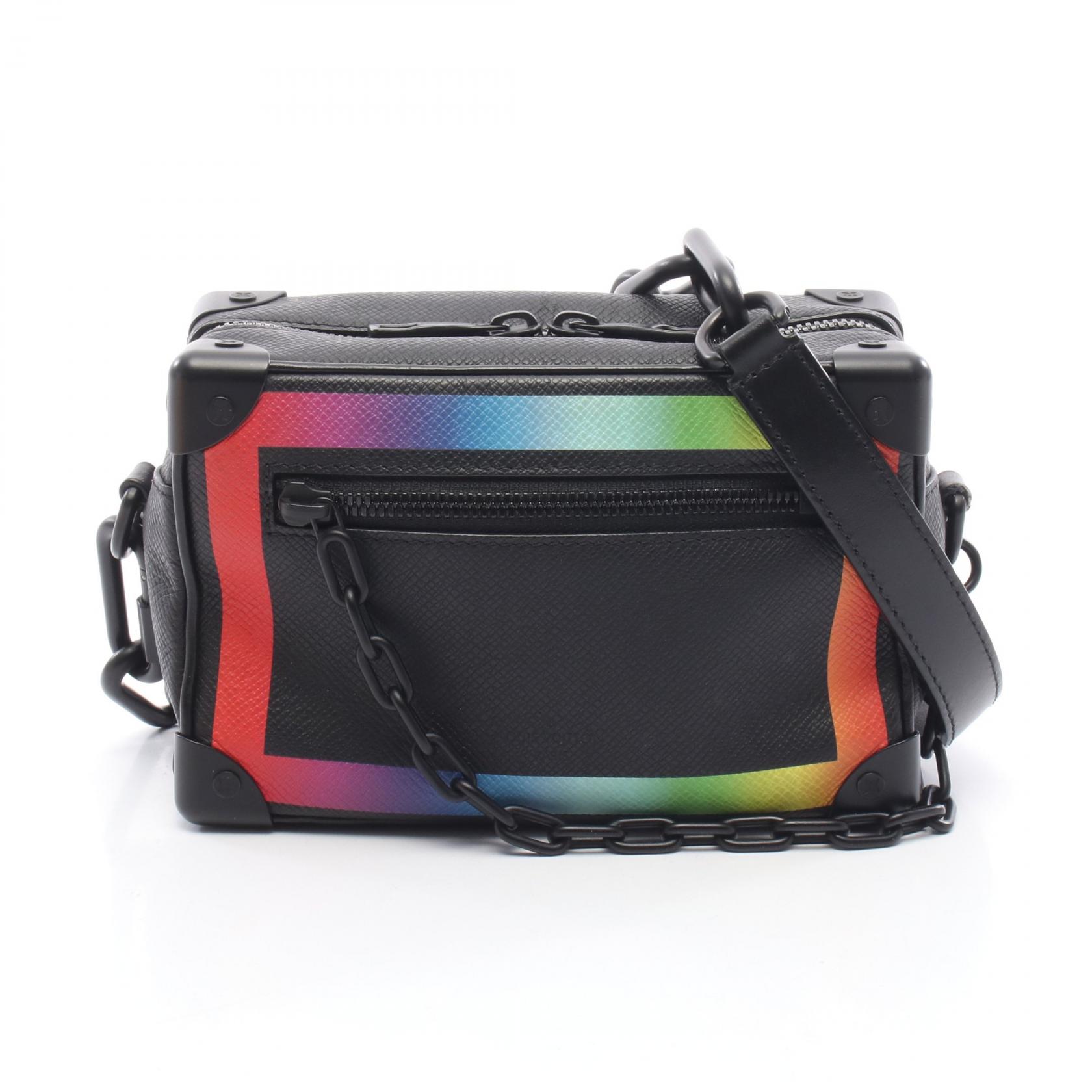 【P5倍×15%OFFクーポン】ルイ・ヴィトン LOUIS VUITTON ミニ ソフトトランク ショルダーバッグ バッグ レザー タイガ メンズ ブラック系 / マルチカラー / レインボー M30351 【中古】