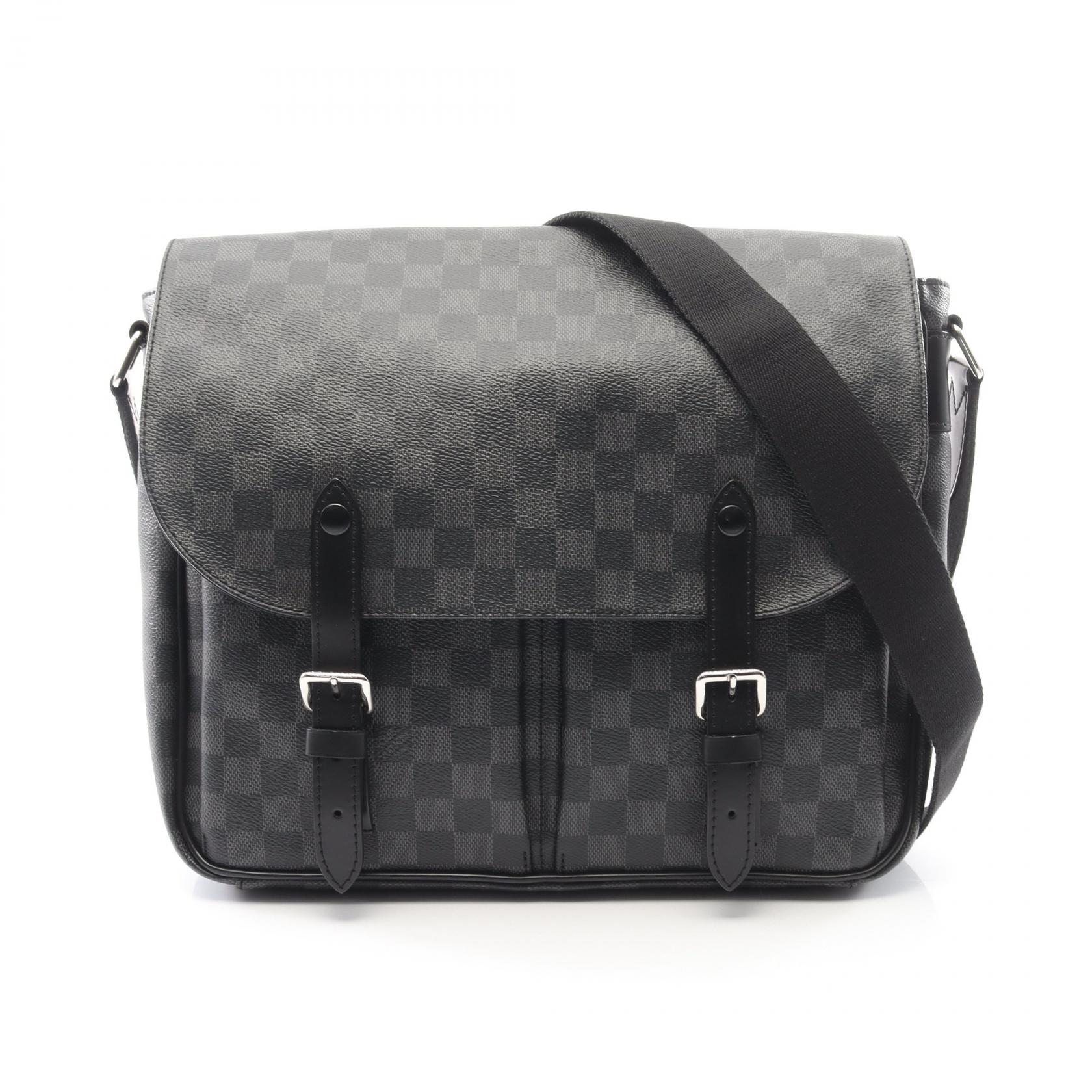 【P5倍×5%OFFクーポン】ルイ・ヴィトン LOUIS VUITTON クリストファー メッセンジャー ショルダーバッグ バッグ PVCコーティングキャンバス レザー ダミエ・グラフィット メンズ ブラック系 N41500 【中古】