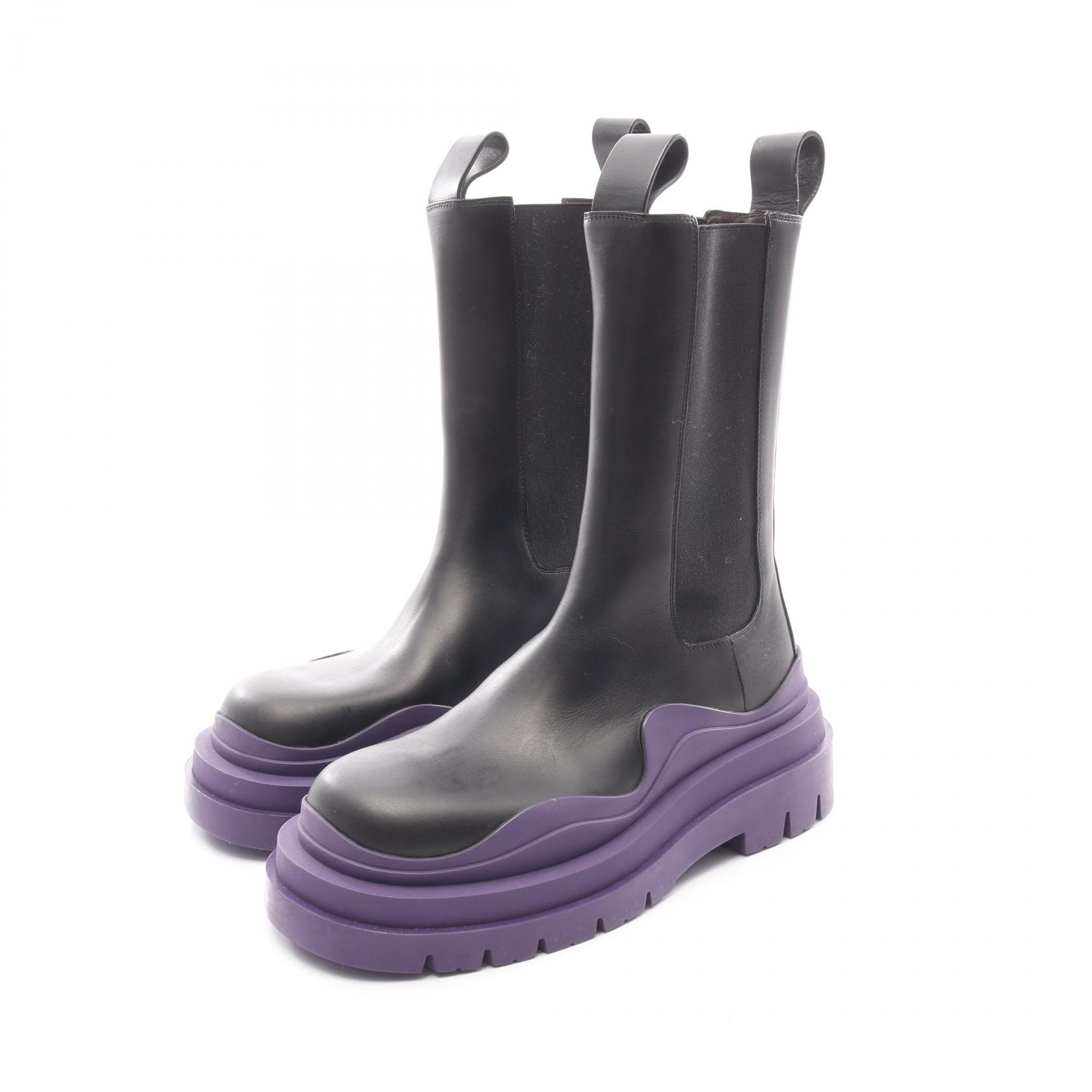 【5千円OFFクーポン対象】ボッテガヴェネタ BOTTEGA VENETA TIRE BOOTS タイヤ チェルシーブーツ ブーツ 靴 レザー レディース ブラック系 / パープル系 【中古】