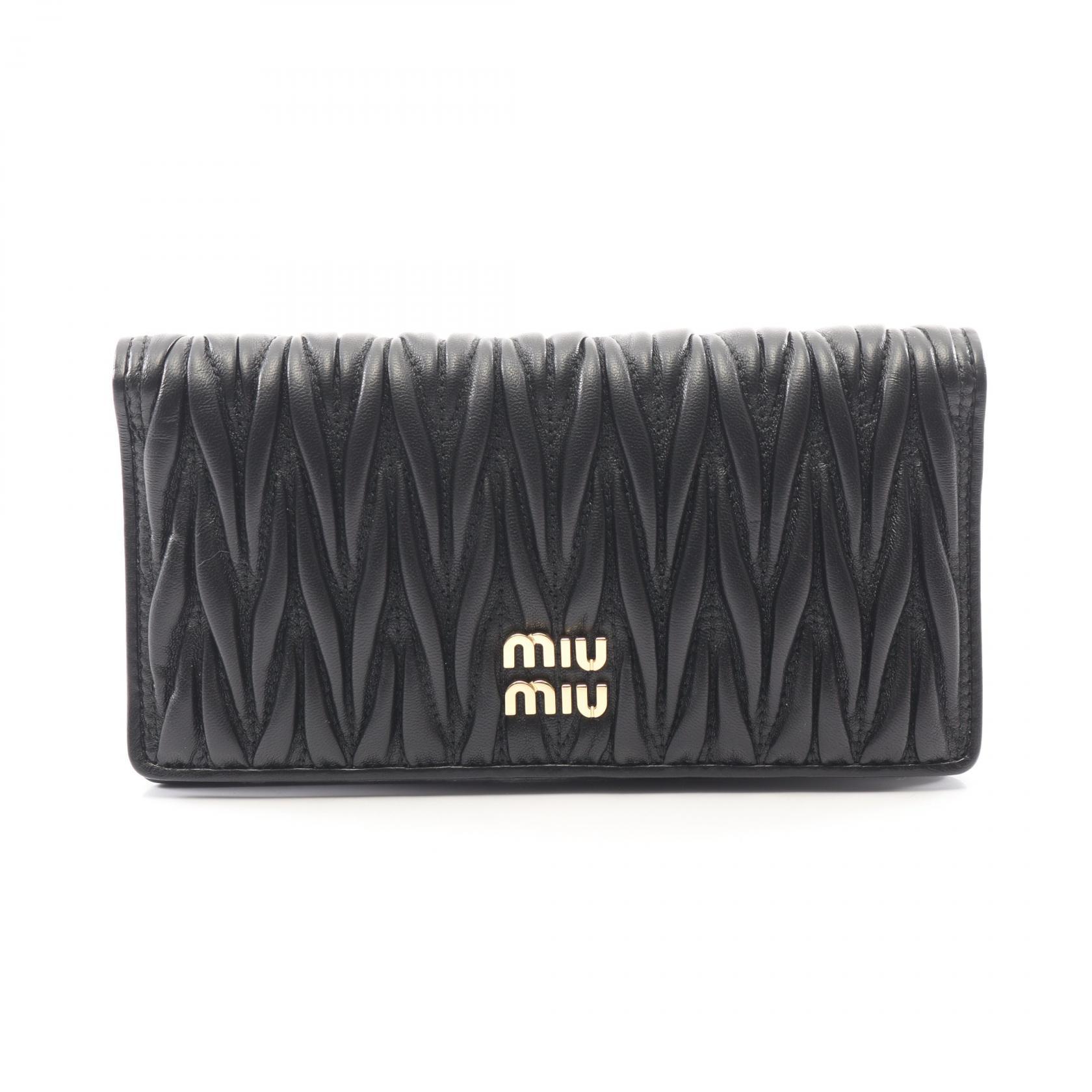 【5千円OFFクーポン対象】ミュウ ミュウ Miu Miu マテラッセ 二つ折り長財布 財布 レザー レディース ブラック系 5MV027 【中古】