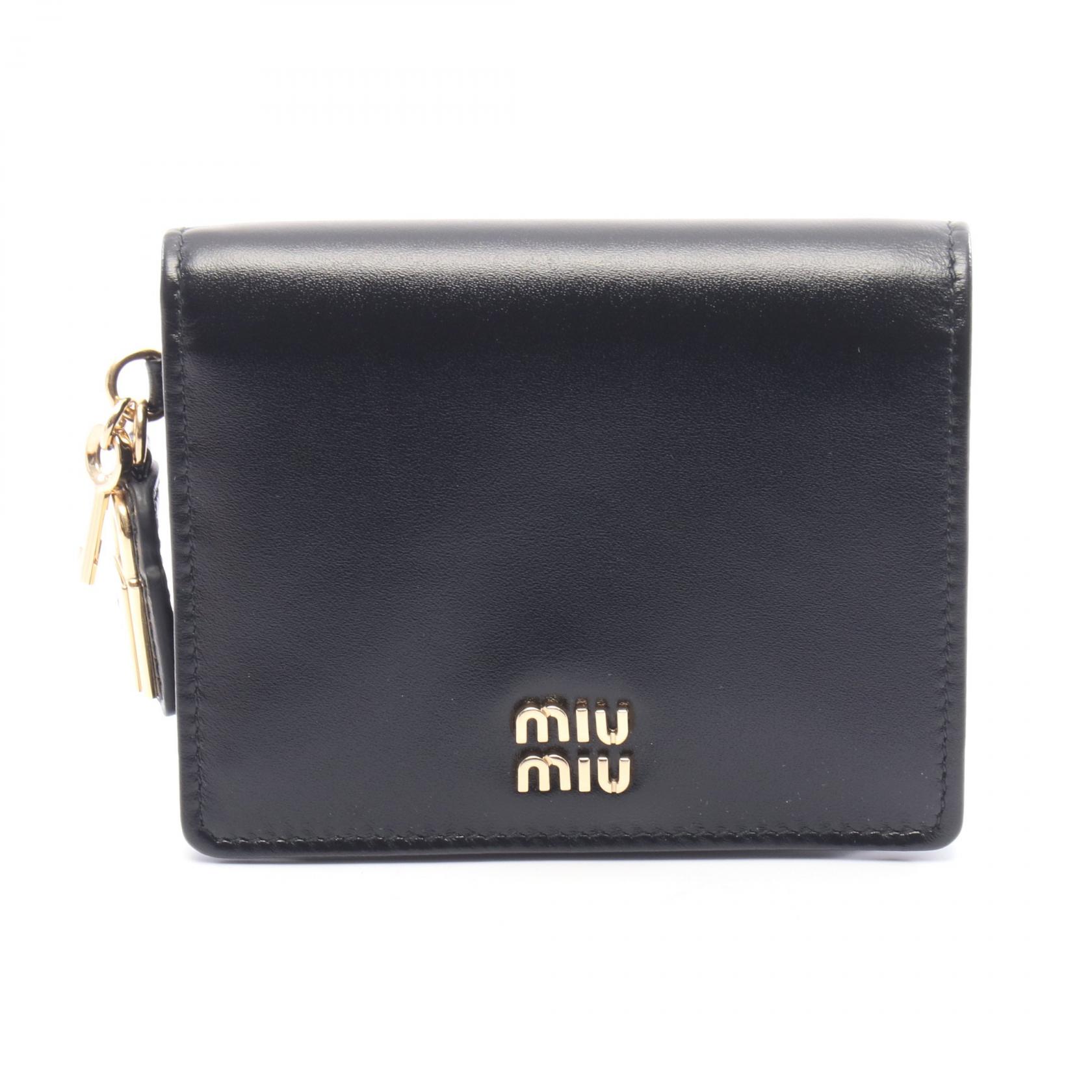 【1万円OFFクーポン対象】ミュウ ミュウ Miu Miu MATELASSE マテラッセ 二つ折り財布 財布 レザー レディース ブラック系 5MV2042IGAF0002 【新品】