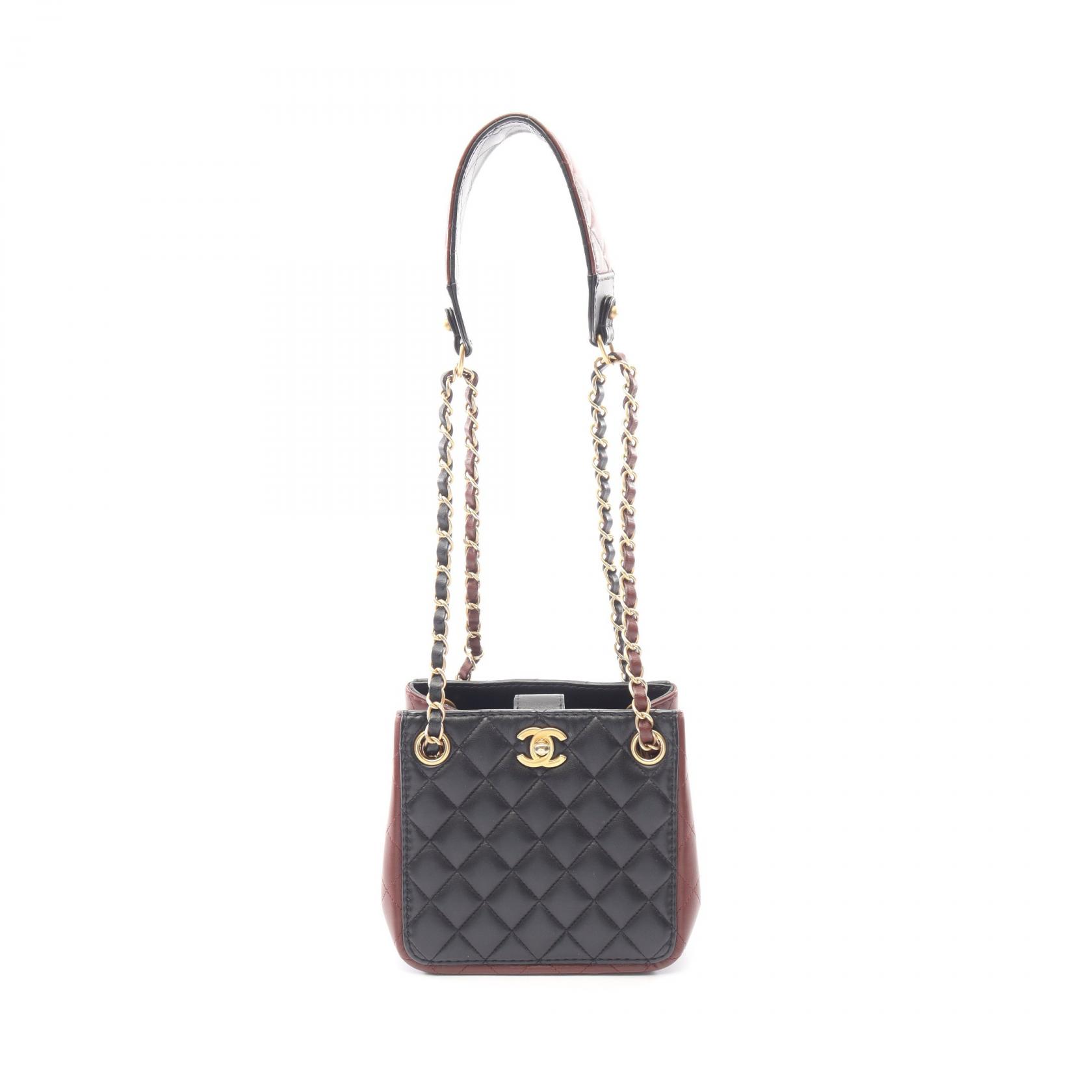 【15%OFFクーポン 7/26 9:59〆】シャネル CHANEL マトラッセ スモール バケット ショルダーバッグ バッグ ラムスキン（羊革） レディース ブラック系 / ブラウン系 【中古】｜Brandoff銀座