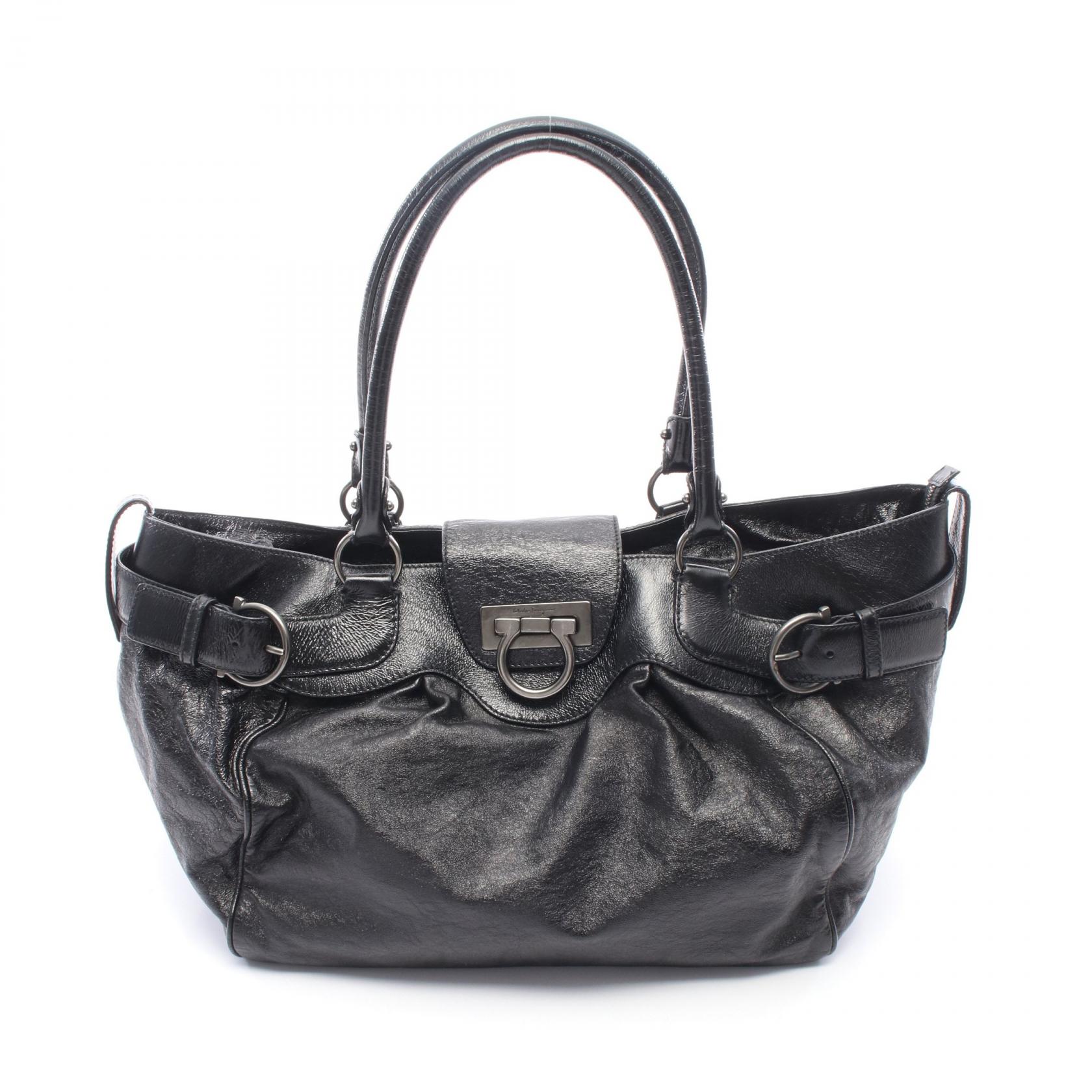 【15%OFFクーポン 7/26 9:59〆】サルヴァトーレフェラガモ Salvatore Ferragamo ガンチーニ ショルダーバッグ バッグ レザー レディース ブラック系 【中古】|Brandoff銀座