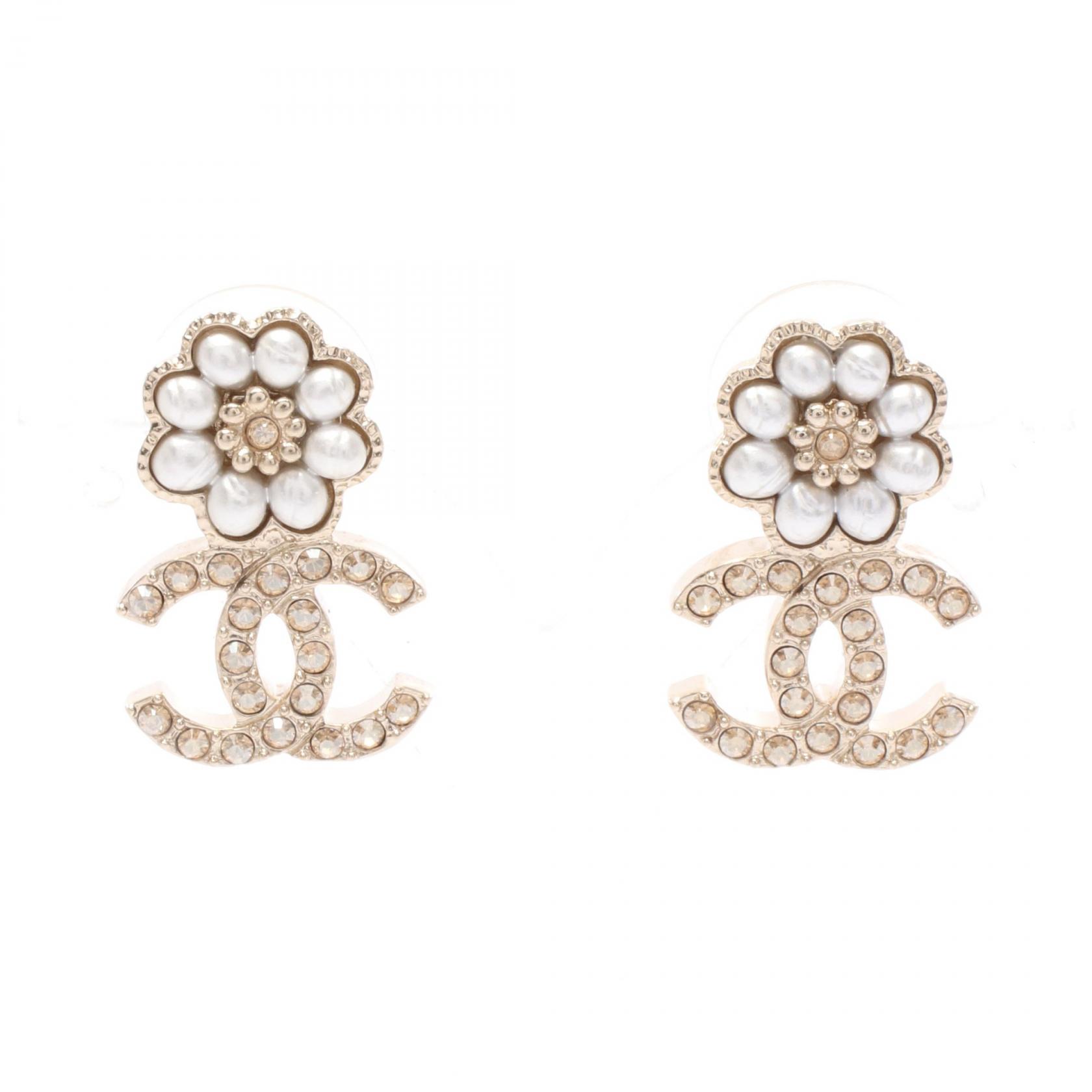 【10%OFFクーポン 7/26 9:59〆】 シャネル CHANEL ココマーク フラワー ピアス ジュエリー GP(ゴールドメッキ) フェイクパール / ラインストーン レディース ゴールド系 / ホワイト系 / クリア系 【中古】|Brandoff銀座
