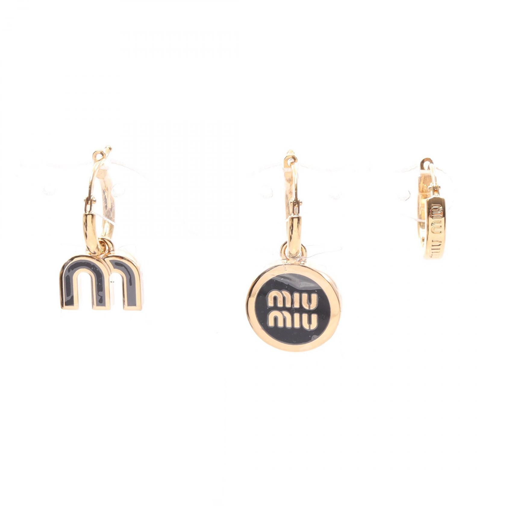 【10%OFFクーポン 7/26 9:59〆】 ミュウ ミュウ Miu Miu エナメルメタル 3点セット ピアス ジュエリー GP(ゴールドメッキ) レディース ゴールド系 / ブラック系 5IO1022F6TF002 【新品】|Brandoff銀座