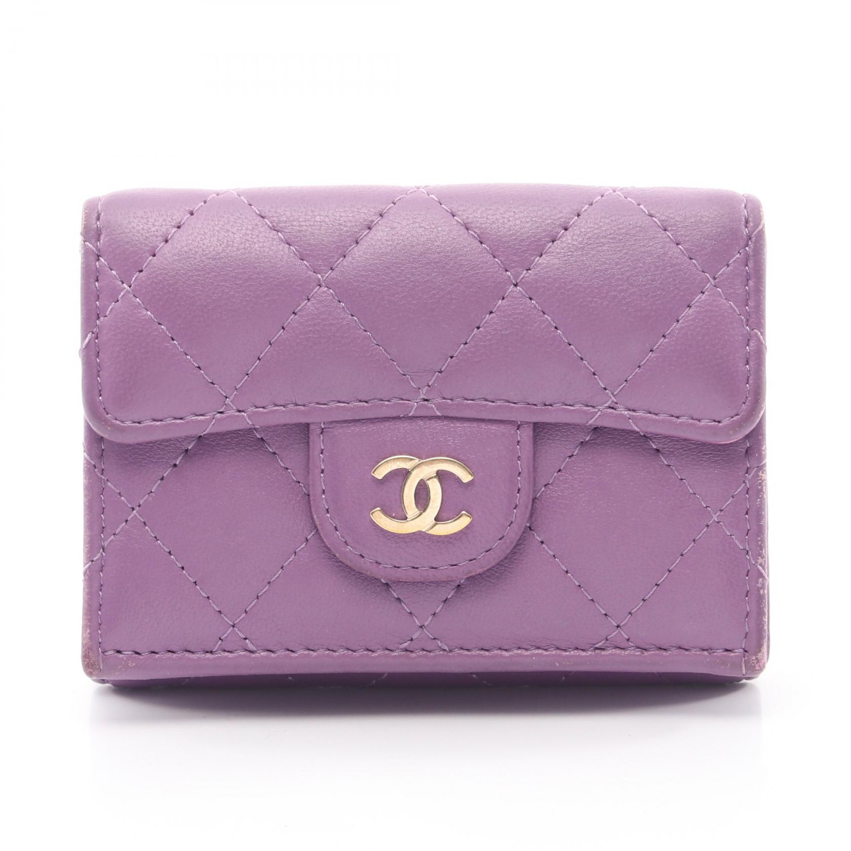 【10%OFFクーポン 7/26 9:59〆】 シャネル CHANEL クラシック スモール フラップ ウォレット マトラッセ 三つ折り財布 財布 ラムスキン（羊革） レディース パープル系 AP0230 【中古】｜Brandoff銀座