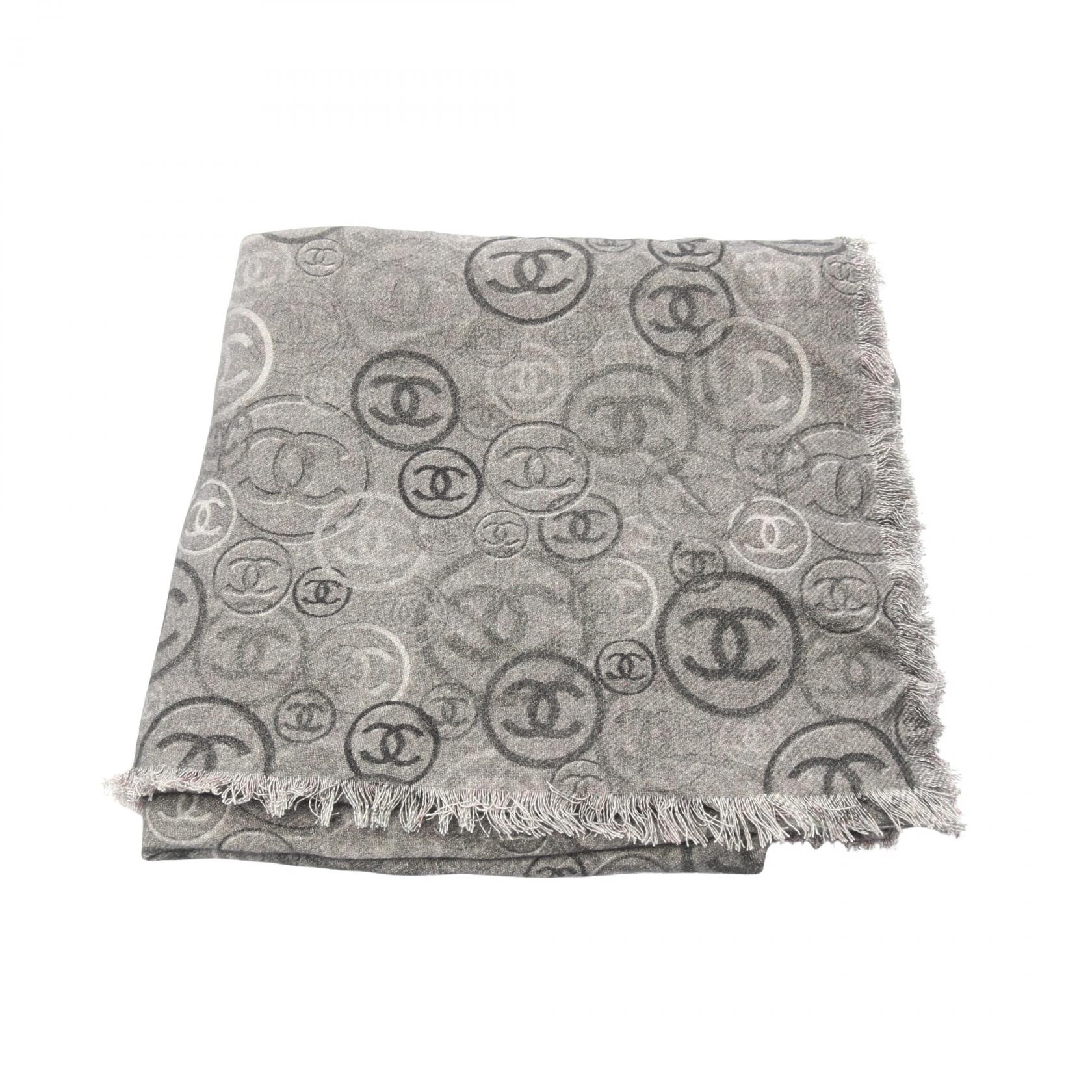 【10%OFFクーポン 7/26 9:59〆】 シャネル CHANEL ココマーク ポンチョ ストール 衣料品 カシミヤ レディース グレー系 / ブラック系 【中古】｜Brandoff銀座