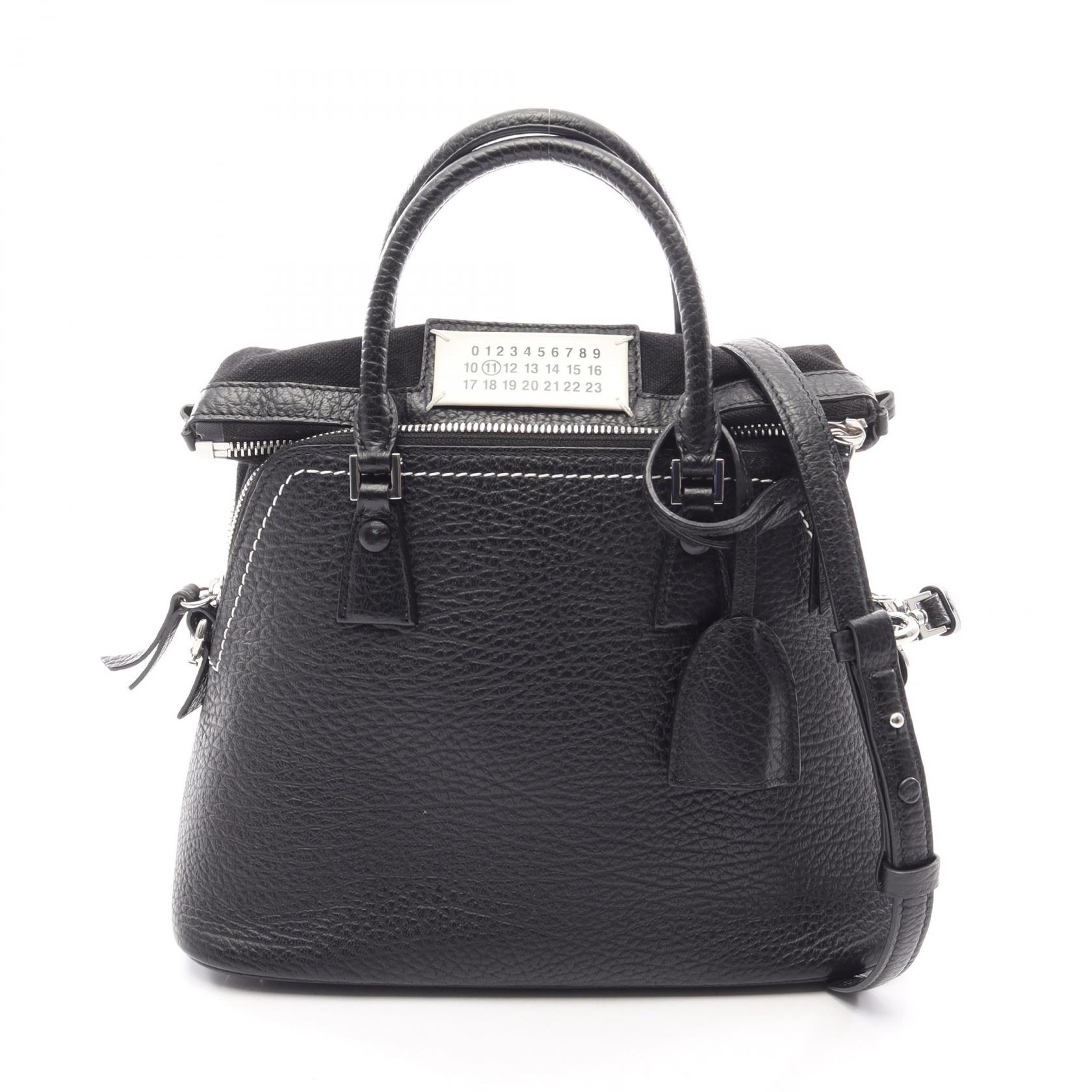 【15%OFFクーポン 7/26 9:59〆】メゾンマルジェラ11 Maison Margiela 11 5AC ミニバッグ 2WAY ハンドバッグ バッグ レザー レディース ブラック系 S56WG0082 【中古】｜Brandoff銀座 96,800円