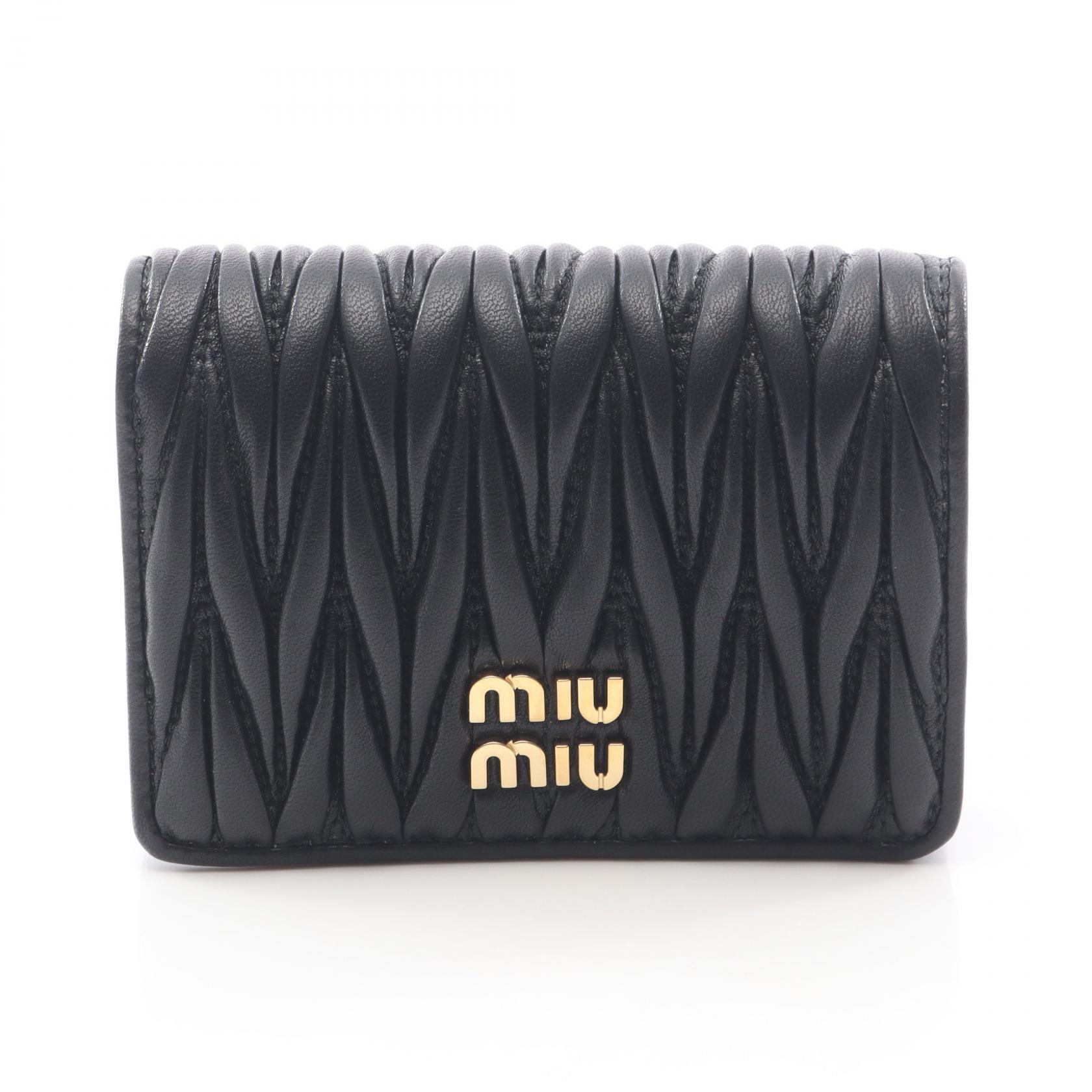 【10%OFFクーポン 7/26 9:59〆】 ミュウ ミュウ Miu Miu マテラッセ 二つ折り財布 財布 レザー レディース ブラック系 5MV021AFPPF0002 【新品】|Brandoff銀座