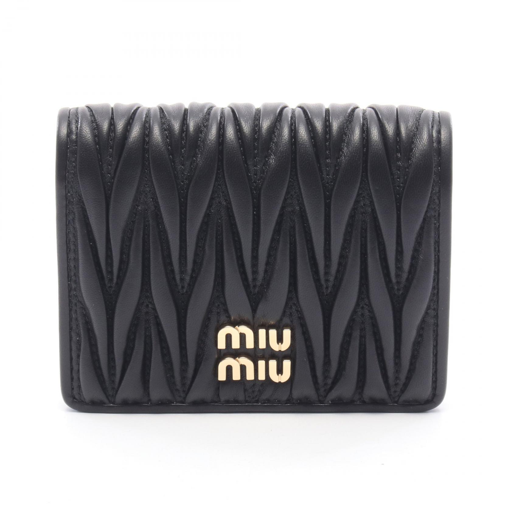 ミュウ ミュウ Miu Miu MATELASSE'MIU 二つ折り財布 財布 レザー レディース ブラック系 5MV204AFPPF0002 【新品】｜Brandoff銀座