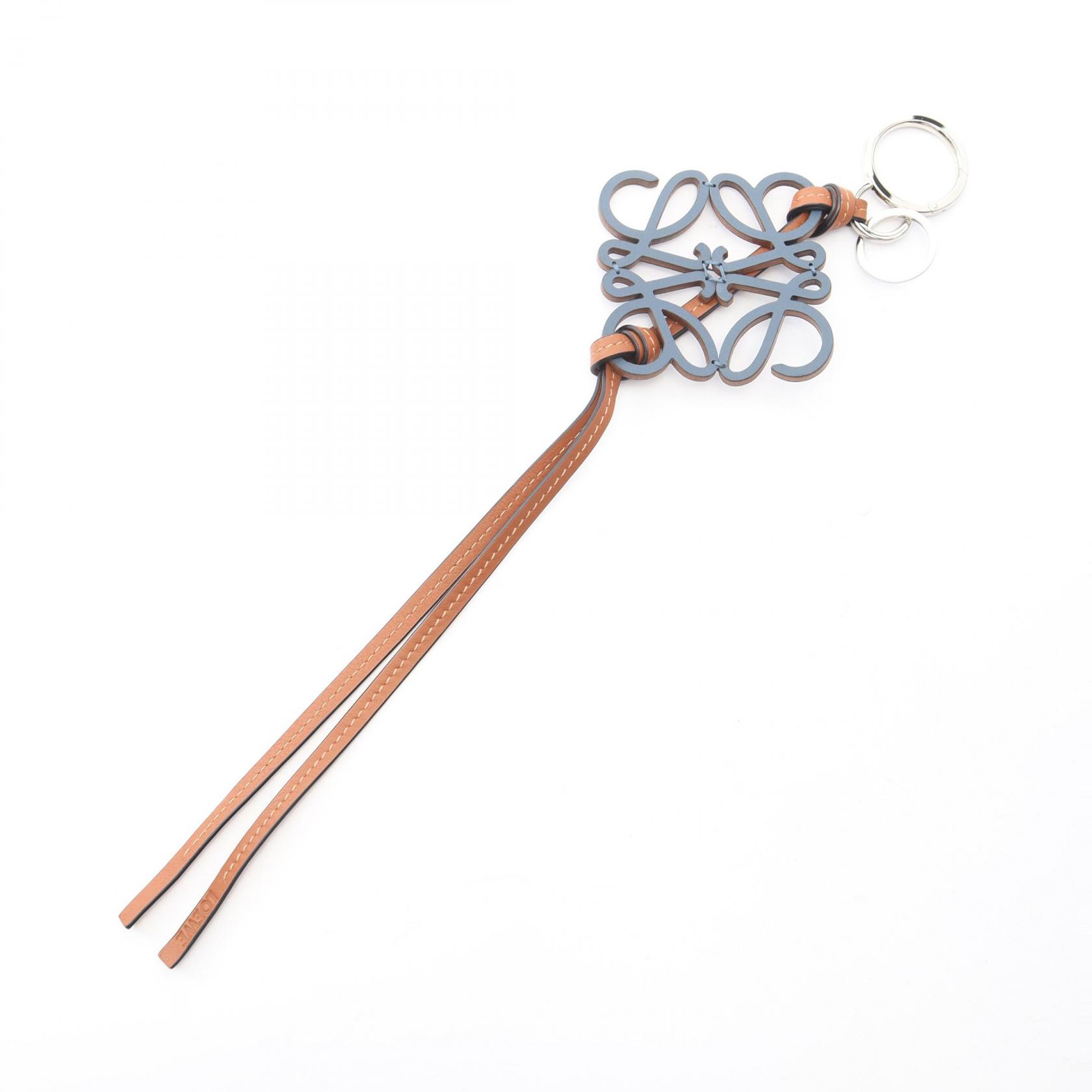 【10%OFFクーポン 7/26 9:59〆】 ロエベ LOEWE アナグラム チャーム アクセサリー レザー レディース ネイビー系 / ブラウン系 C821232X01 【中古】｜Brandoff銀座