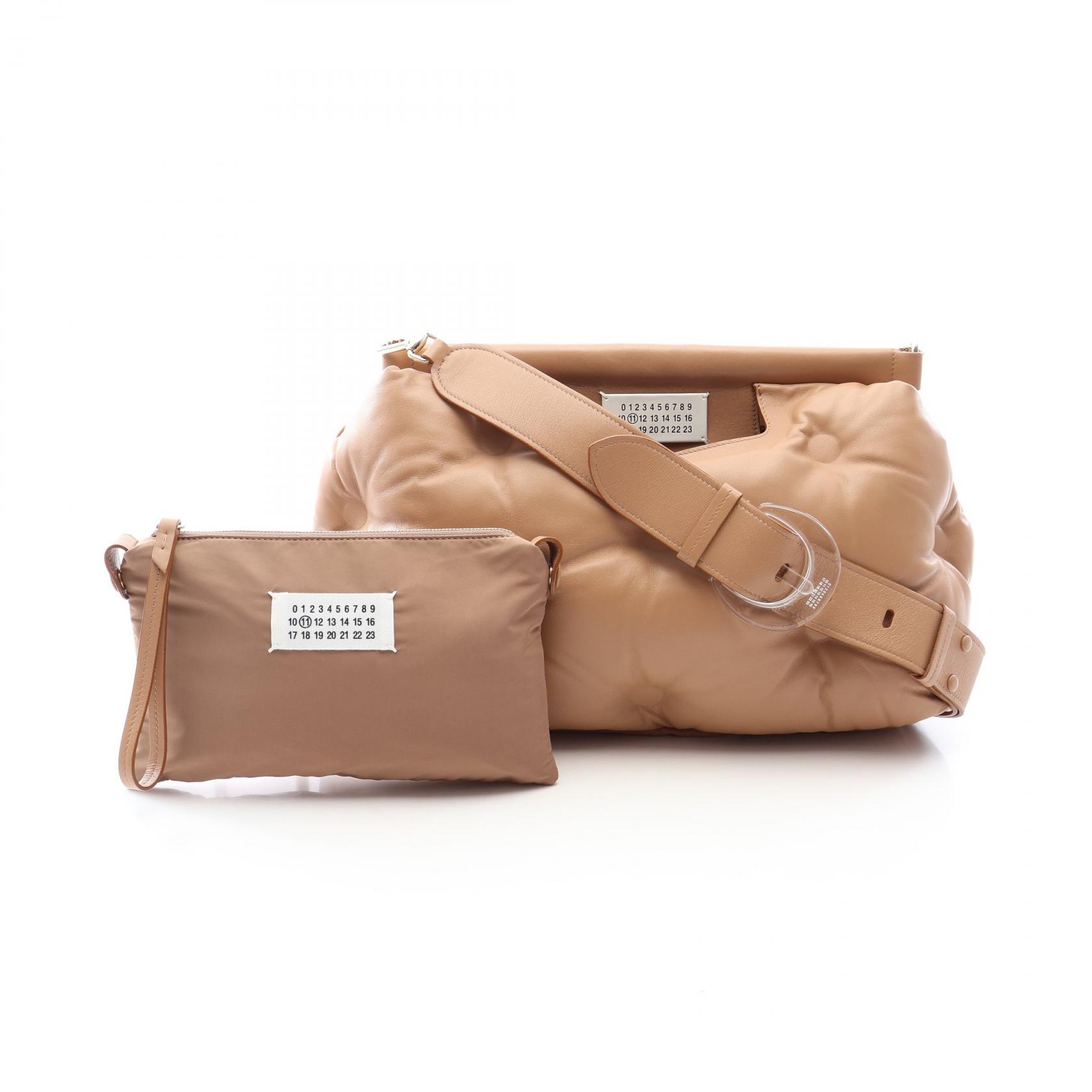 【10%OFFクーポン 7/26 9:59〆】 メゾンマルジェラ11 Maison Margiela 11 GLAM SLAM グラムスラム ショルダーバッグ バッグ レザー レディース ベージュ系 S56WG0177 【中古】｜Brandoff銀座