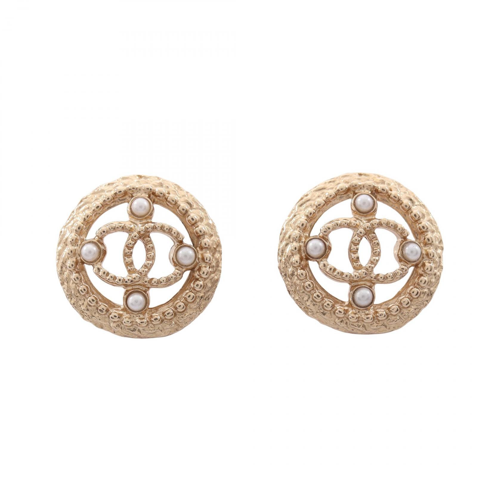 【10%OFFクーポン 7/26 9:59〆】 シャネル CHANEL ココマーク サークル ピアス ジュエリー GP(ゴールドメッキ) フェイクパール レディース ゴールド系 / ホワイト系 A99388 【中古】|Brandoff銀座