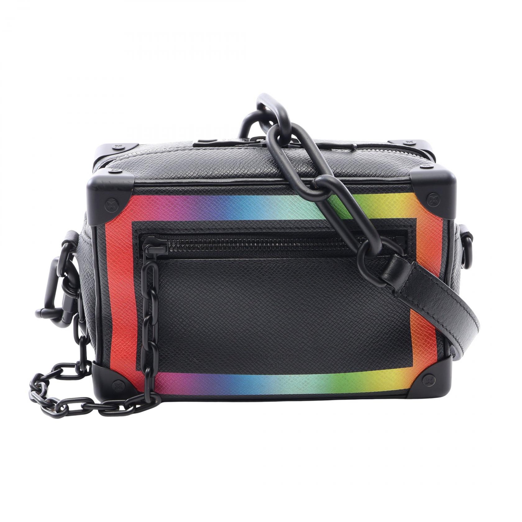 【10%OFFクーポン 7/26 9:59〆】 ルイ・ヴィトン LOUIS VUITTON ミニ ソフトトランク タイガ レインボー ショルダーバッグ バッグ レザー メンズ ブラック系 / マルチカラー M30351 【中古】｜Brandoff銀座