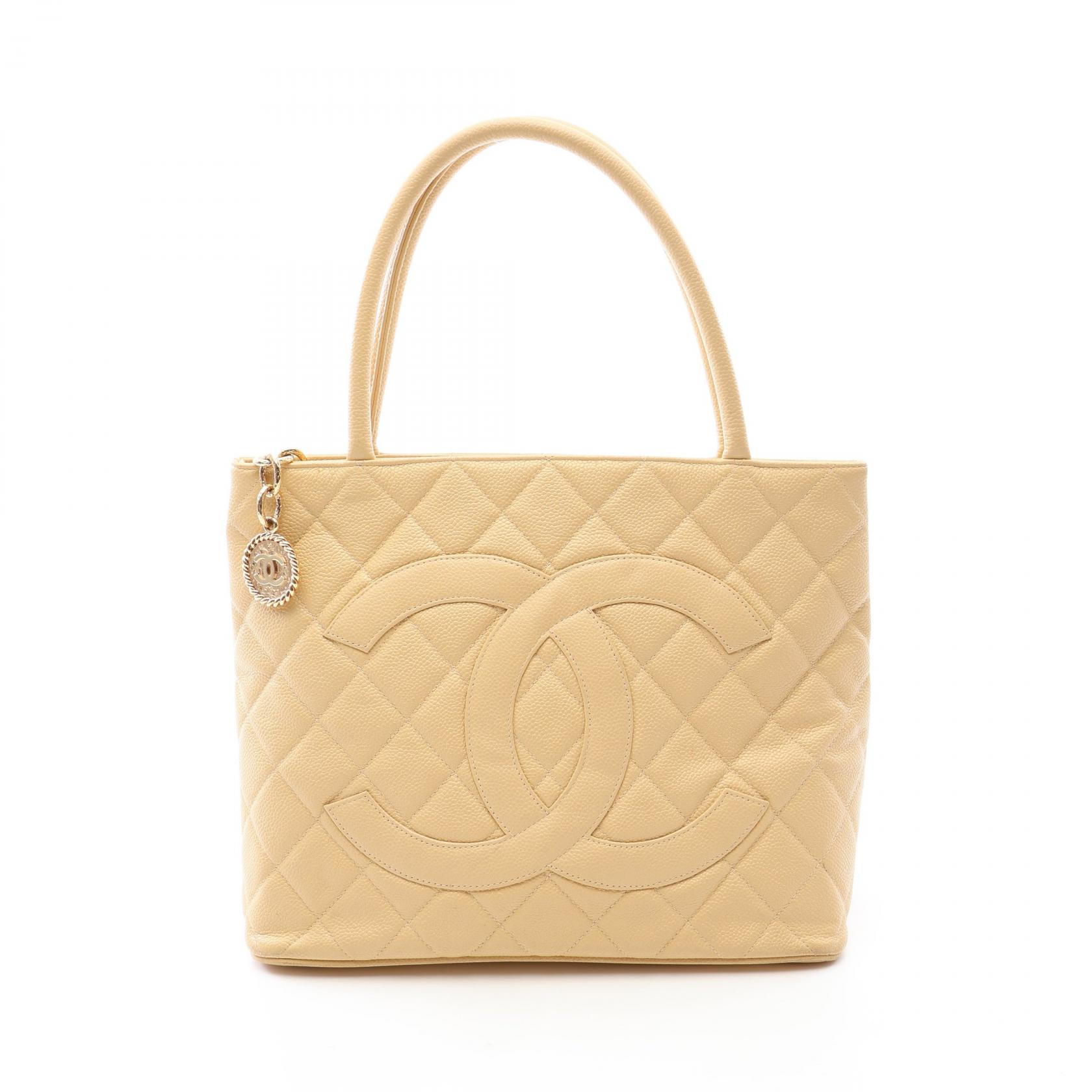【10%OFFクーポン 7/26 9:59〆】 シャネル CHANEL 復刻トート トートバッグ バッグ キャビアスキン(グレインドカーフ) レディース ベージュ系 A01804 【中古】｜Brandoff銀座