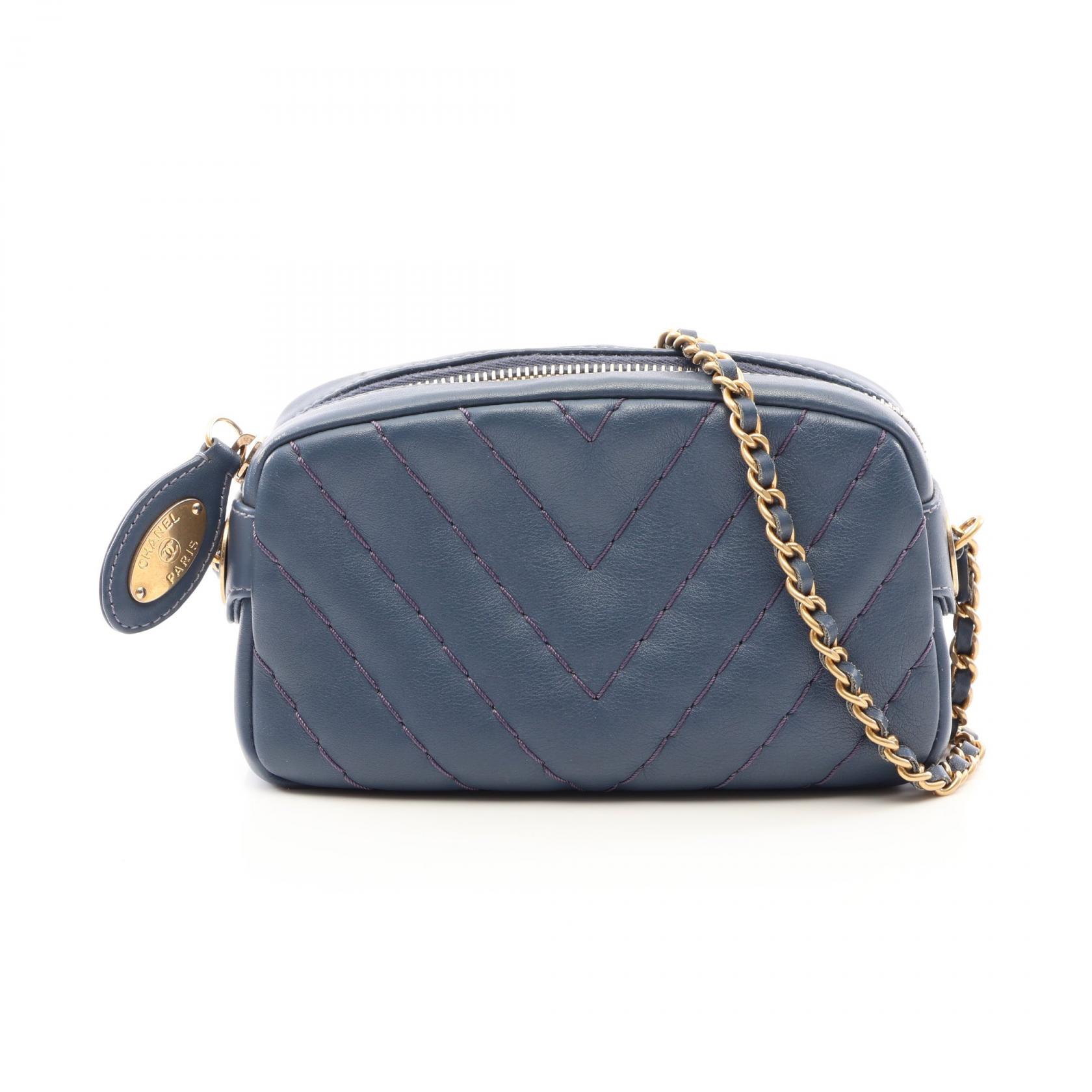 【10%OFFクーポン 7/26 9:59〆】 シャネル CHANEL Vステッチ シェブロン ショルダーバッグ バッグ レザー レディース ブルー系 【中古】｜Brandoff銀座 165,000円