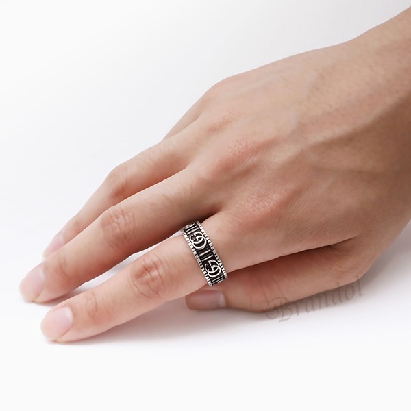 ring with double g in silver