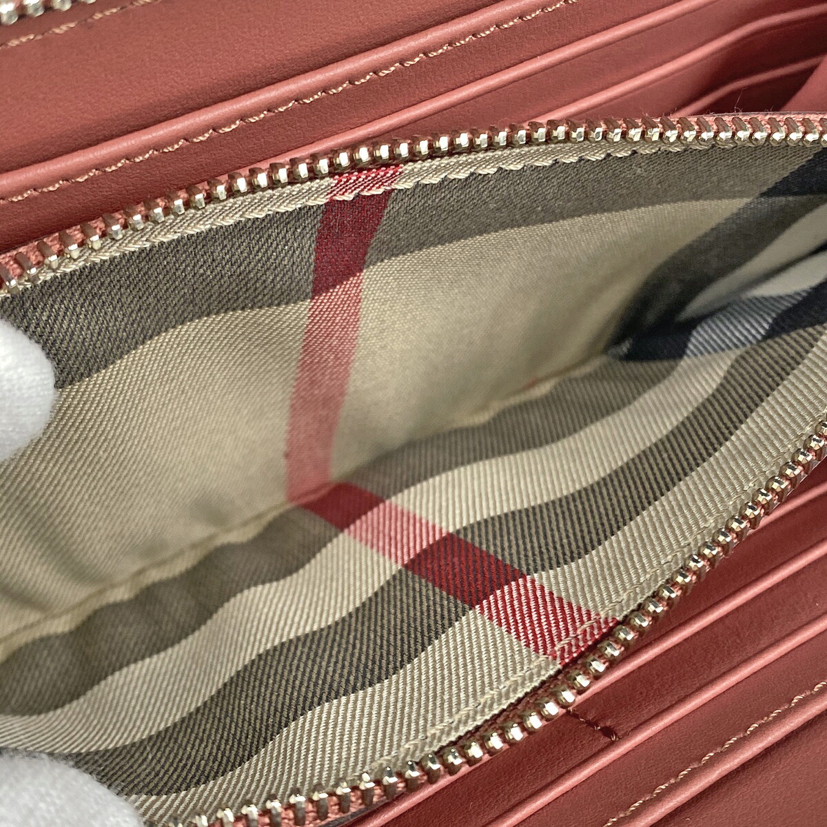バーバリー 長財布 レザー Burberry ラウンドファスナー 長財布 札入れ 小銭入れ ラウンドジップ 長財布 レザー 札入れ サーモンピンク レディース 中古 バイセルオンライン 店used 送料無料 節分 バレンタイン 服の日 卒業式 ギフト 贈り物 プレゼント 誕生日 記念日