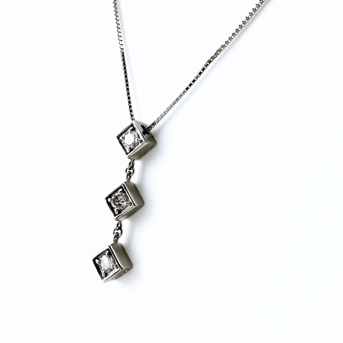 メレダイヤ デザインネックレス プラチナ ペンダント ネックレス Pt900 Pt850 ダイヤモンド レディース 【中古】